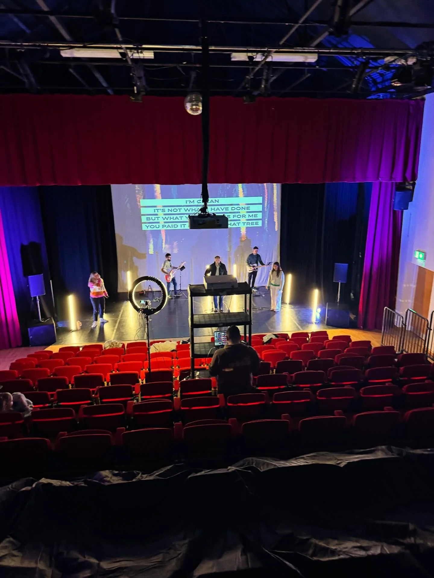 𝐆𝐫𝐚𝐭𝐞𝐟𝐮𝐥 to be gathering tomorrow for our first Sunday of 2026!

Never been to church before new year, new adventure?!

Abbey Kids 10:30am 💛

Follow God | Find Freedom | Fulfil Purpose

10:30am ⏰
Courtyard Theatre, Ballyearl 📍
www.abbeylife