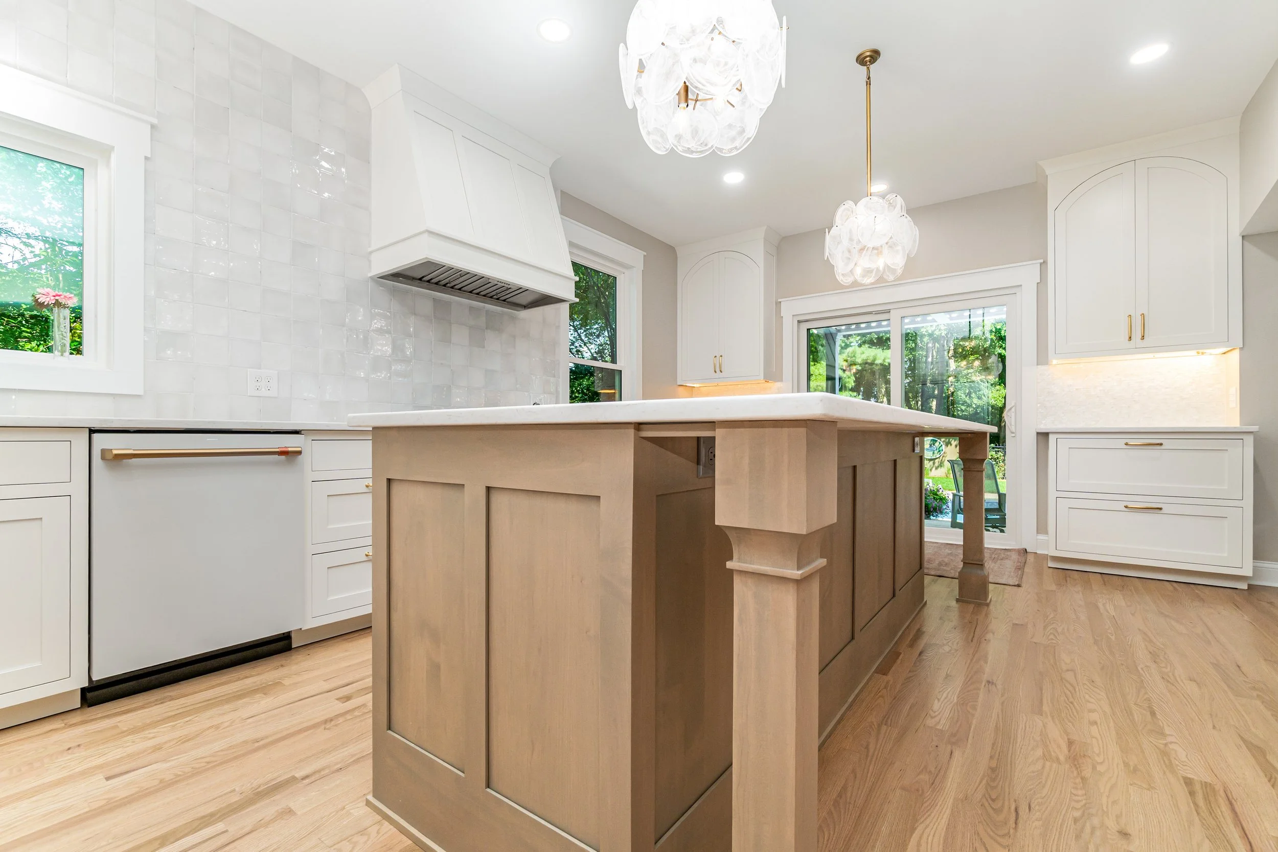Traditional Transitional Kitchen Remodel in Anderson Township, OH by Cincinnati Kitchen Remodeler By Third Generation Restoration project photo 3