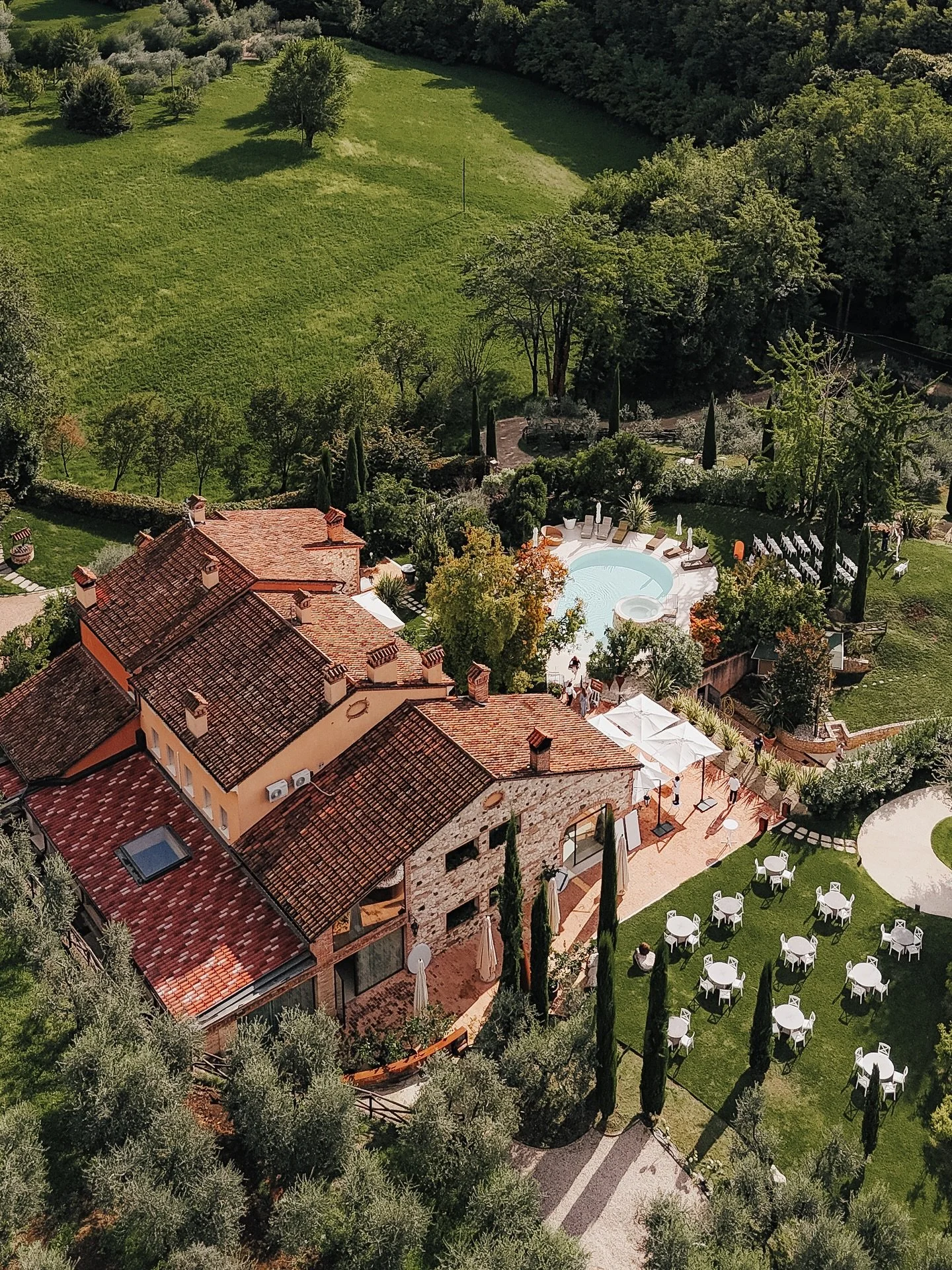 Mamma mia, what a place to get married 🧡
@relais_borghettosanbiagio