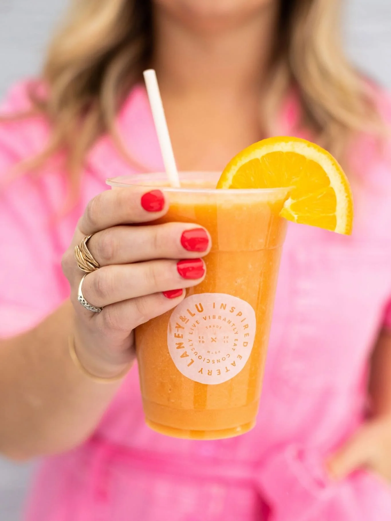 Sip on some sunshine ☀️ with our Sunny D smoothie:
Orange, ginger root, carrot, mango, pineapple, banana, coconut water 

Team LU Tip: kick it up with some turmeric and vanilla protein powder