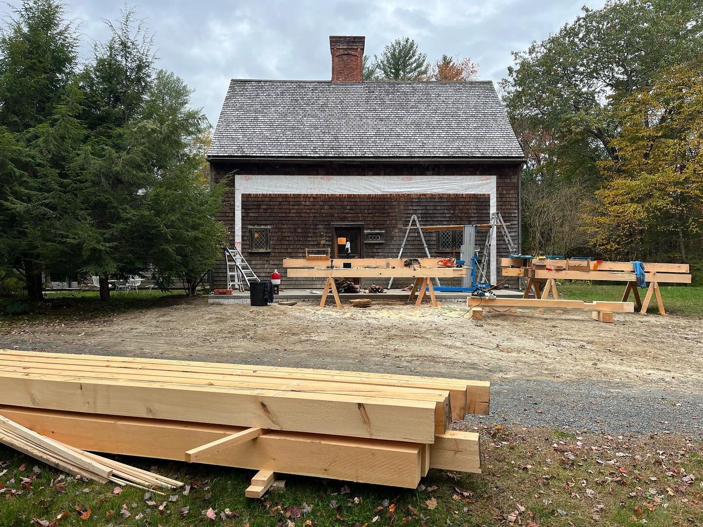 Good start to a post and beam design-build that has been in the works since April. Franklin County Rough Cut supplied the gorgeous, free of heart timber. Precision demo supplied by the Tao of Demo guru, @oval_in_window.