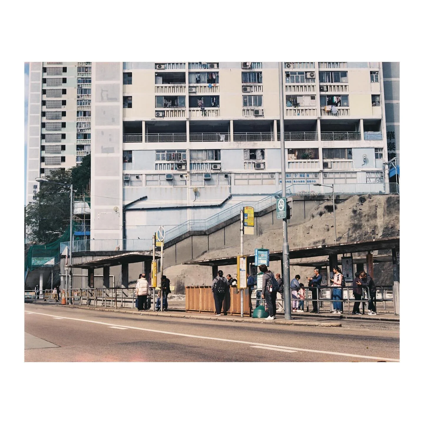 Wah Fu Housing Estate

Pentax 6x7 MLU
Pentax Takumar 105mm f/2.4
Kodak Vision 3 250D
D&amp;S @photogoldenhk 

#streetphotography #filmisnotdead #filmphotography #kodak #kodakvision250d #pentax #pentax67 #mediumformat #localphotographer #hongkong
