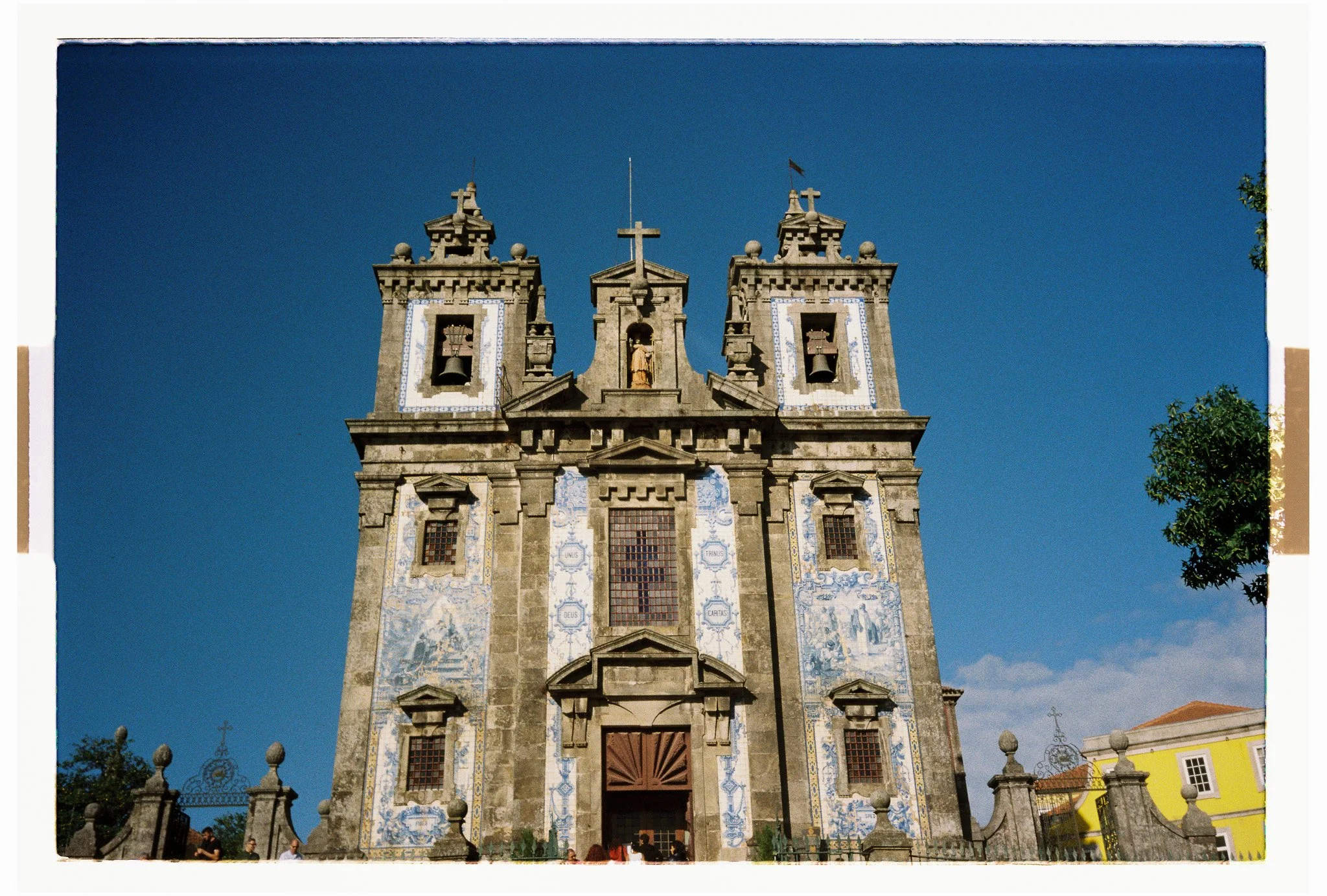 R1-02436-005A-2.jpg