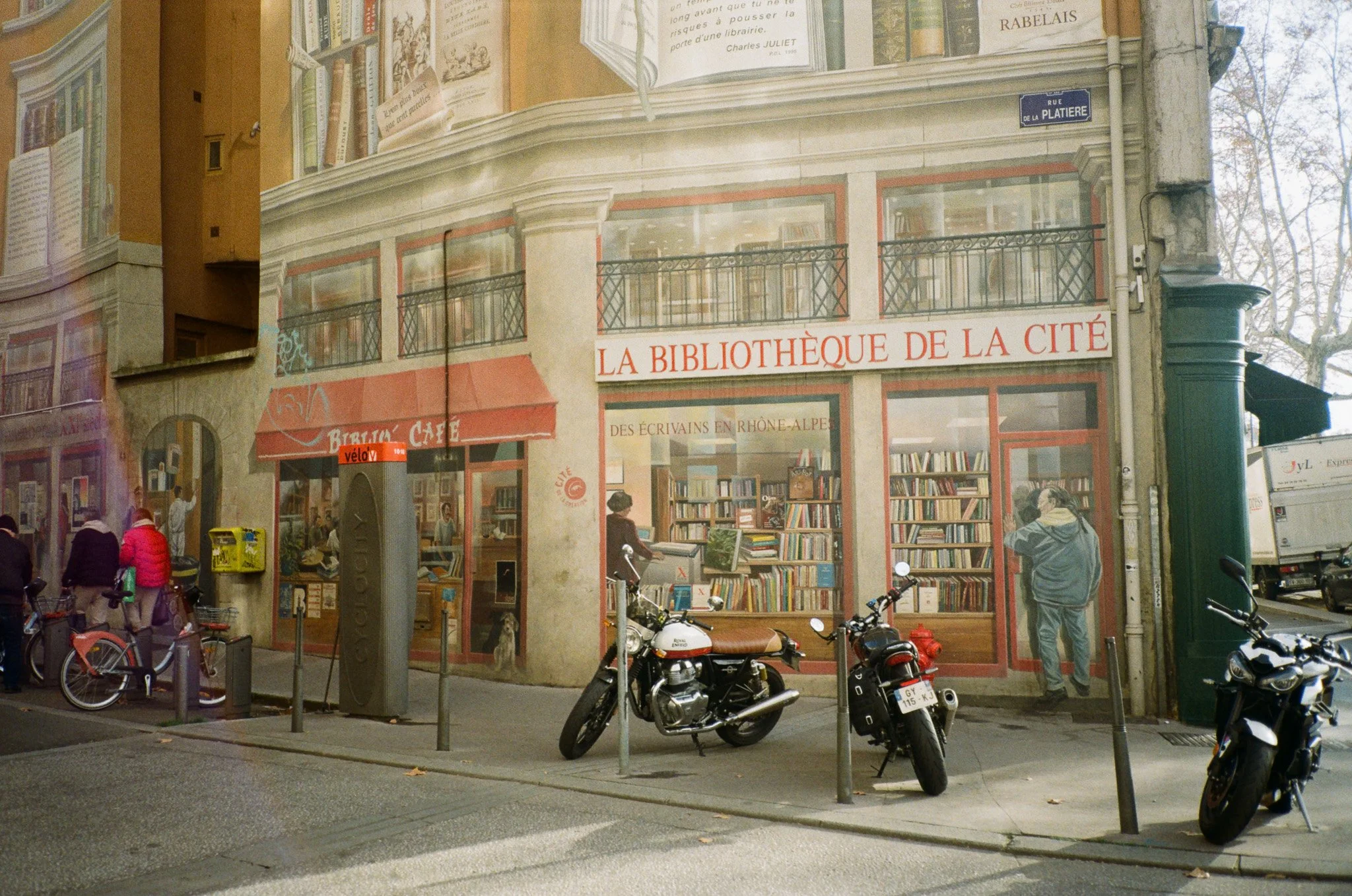 000011250010_15A.jpg