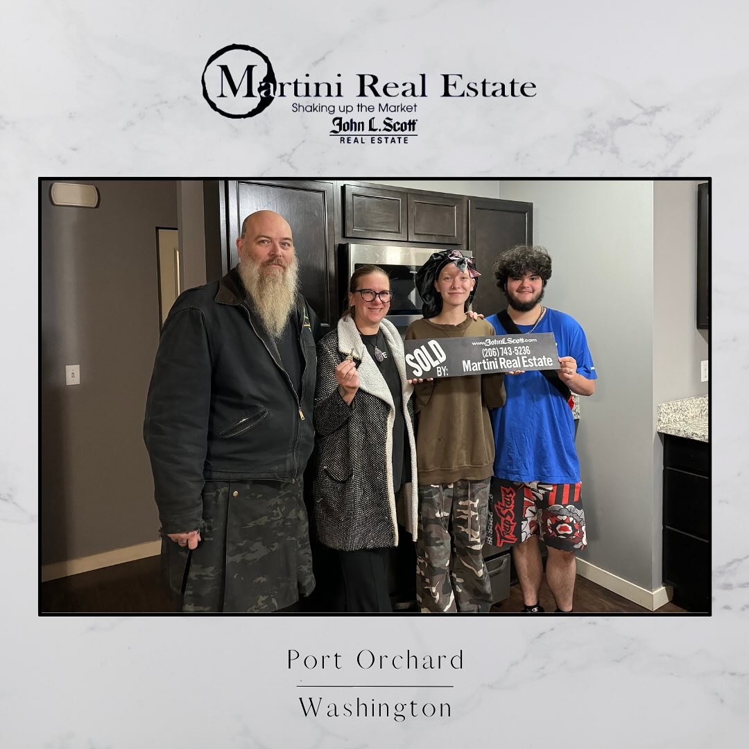 ✨🍸SOLD🍸✨

Congratulations to our buyers on the purchase of their new awesome Port Orchard home sitting on right under a 1 acre lot 😍 This home has everything and more that was on our clients wish list, and the best part was negotiating a lower sal