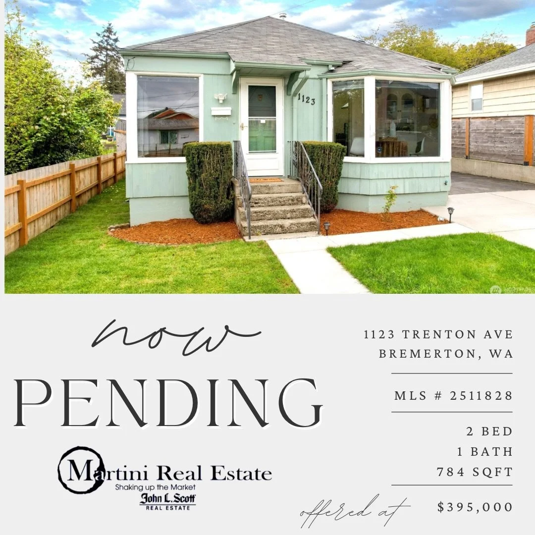 ✨🍸PENDING 🍸✨

Congratulations to our buyer on the pending sale of this perfect Bremerton bungalow! We are so excited for our client to be closer to work and start this new chapter!