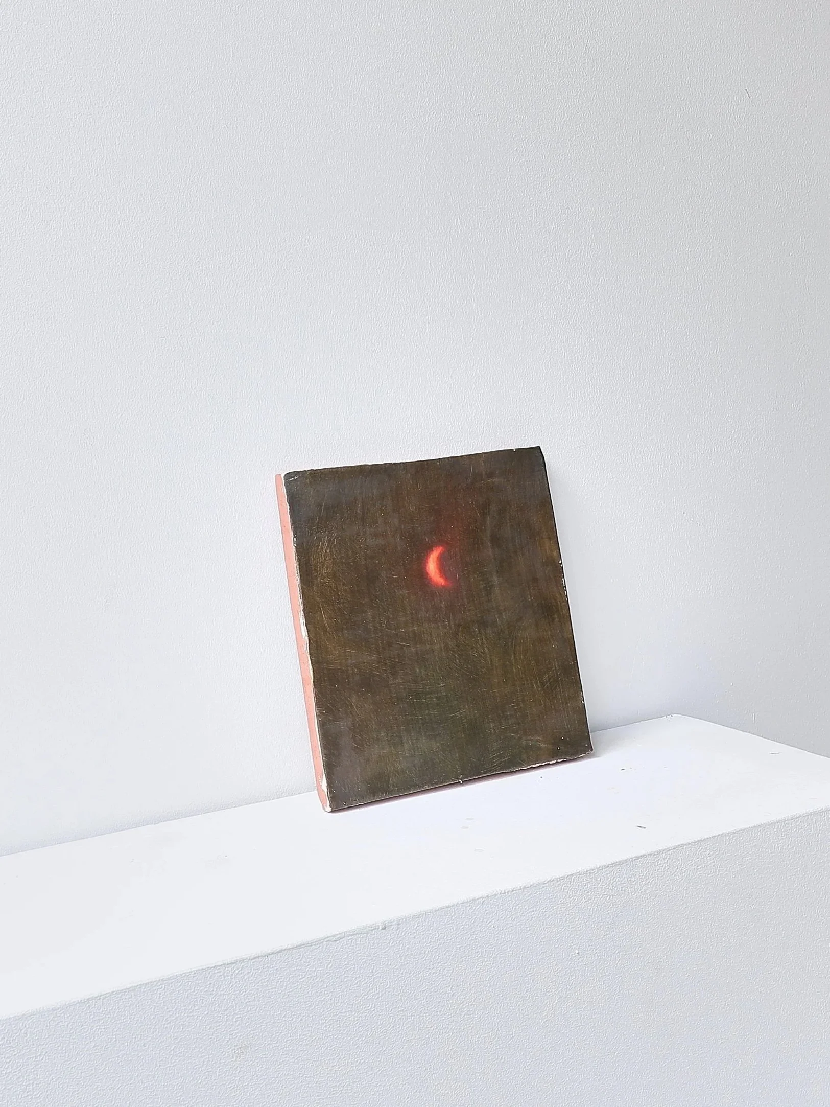 Oil painting of moon on terracotta tile by Xie Fan