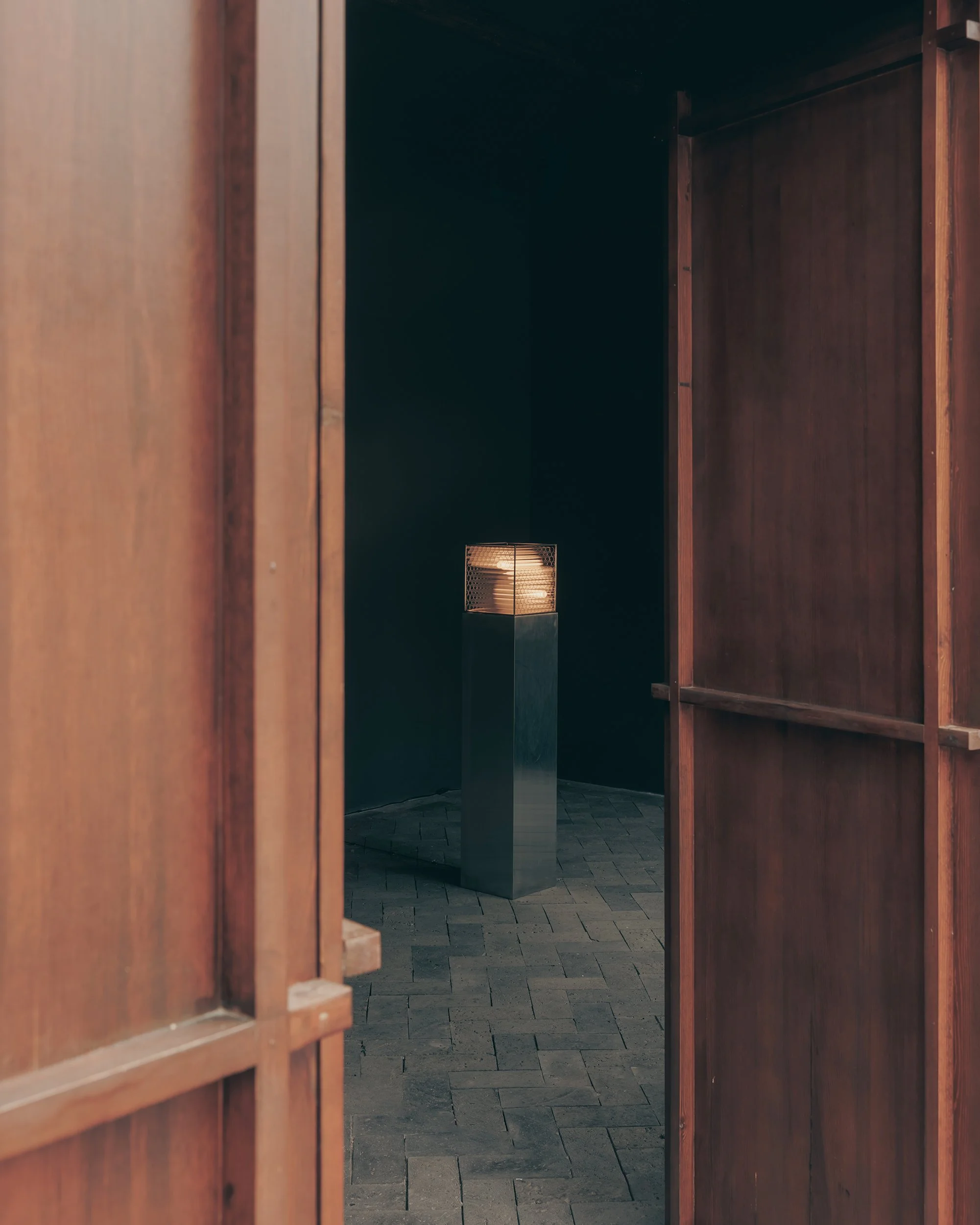 dori deng light installation in new exhibiton at space of time gallery