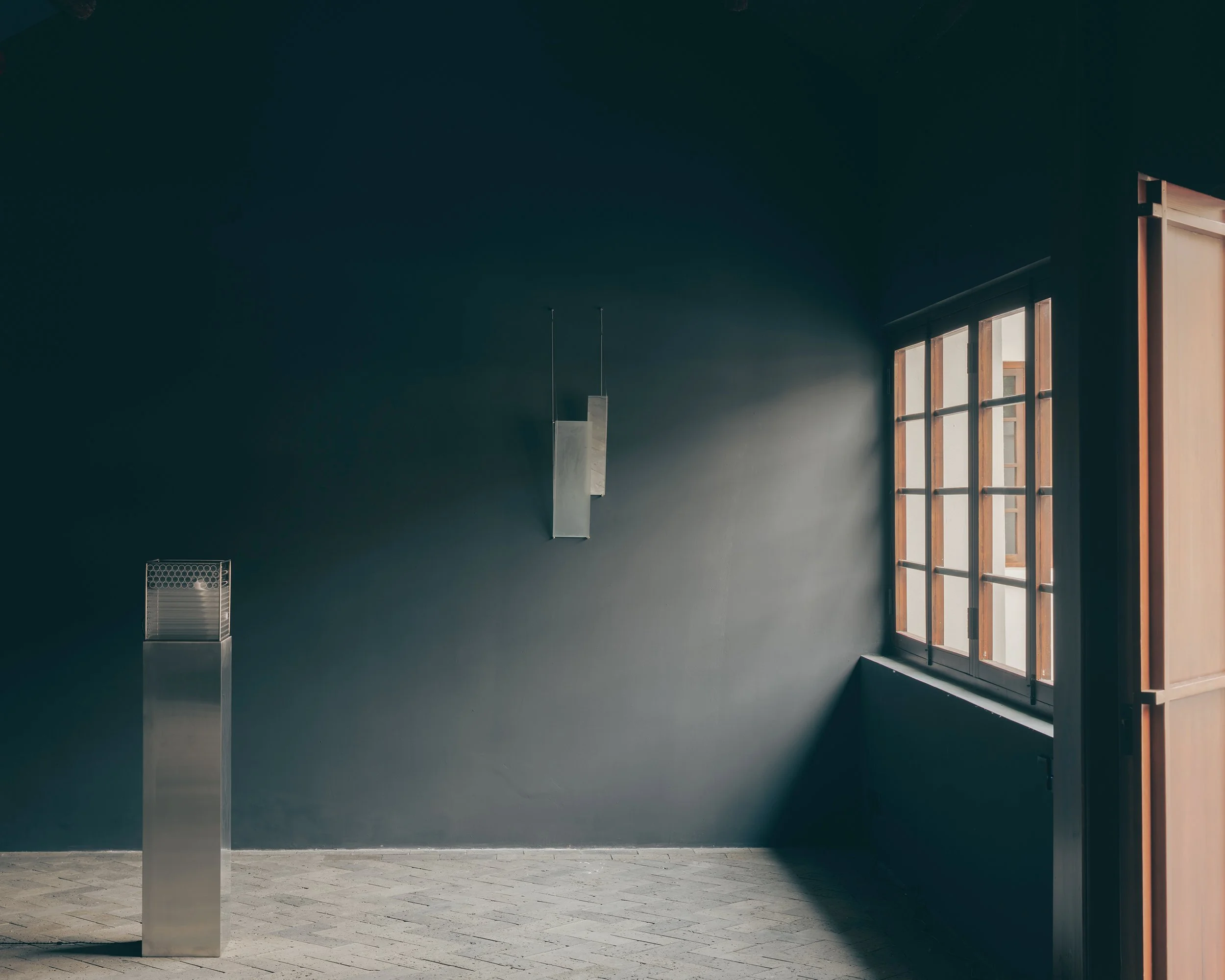dori deng light installation in new exhibiton at space of time gallery