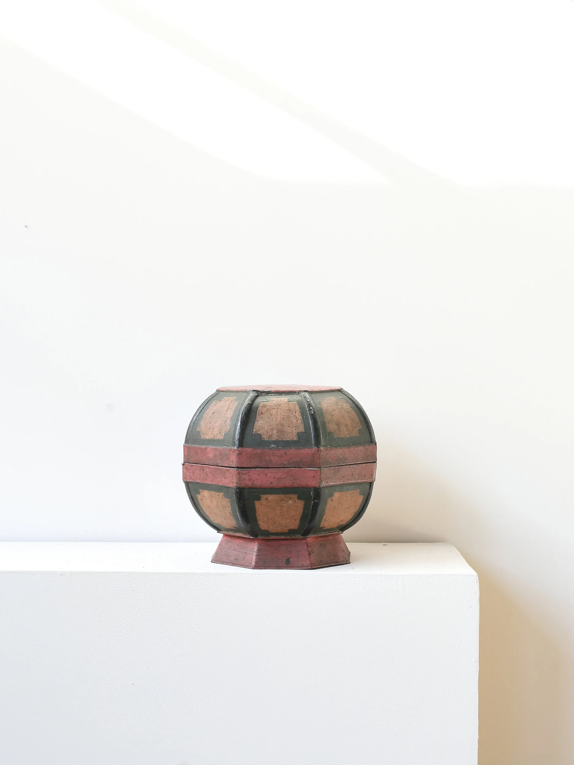 Chinese vintage fruit bowl