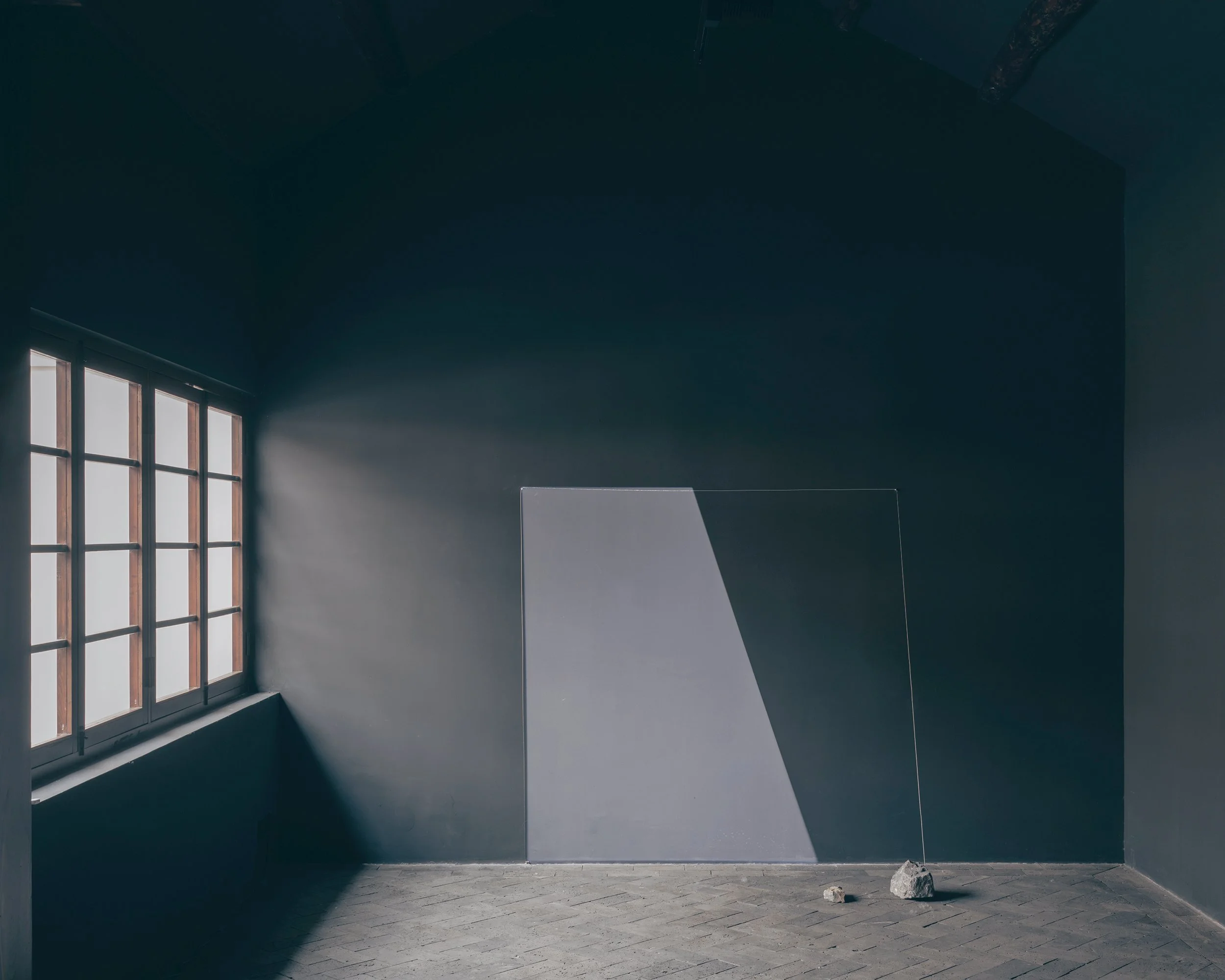 dori deng light installation in new exhibiton at space of time gallery