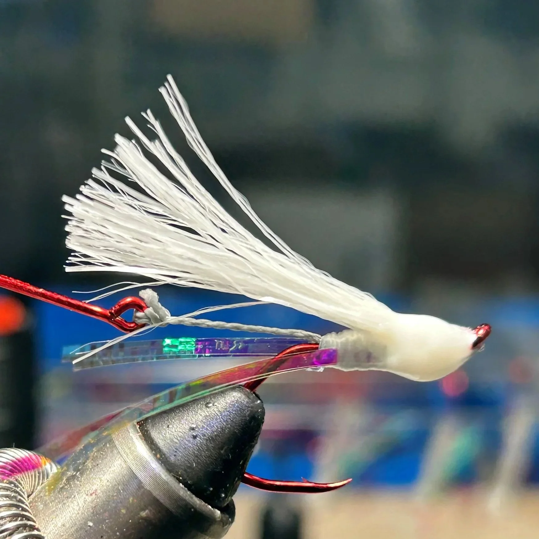 #4-S White Glow Sockeye Fly