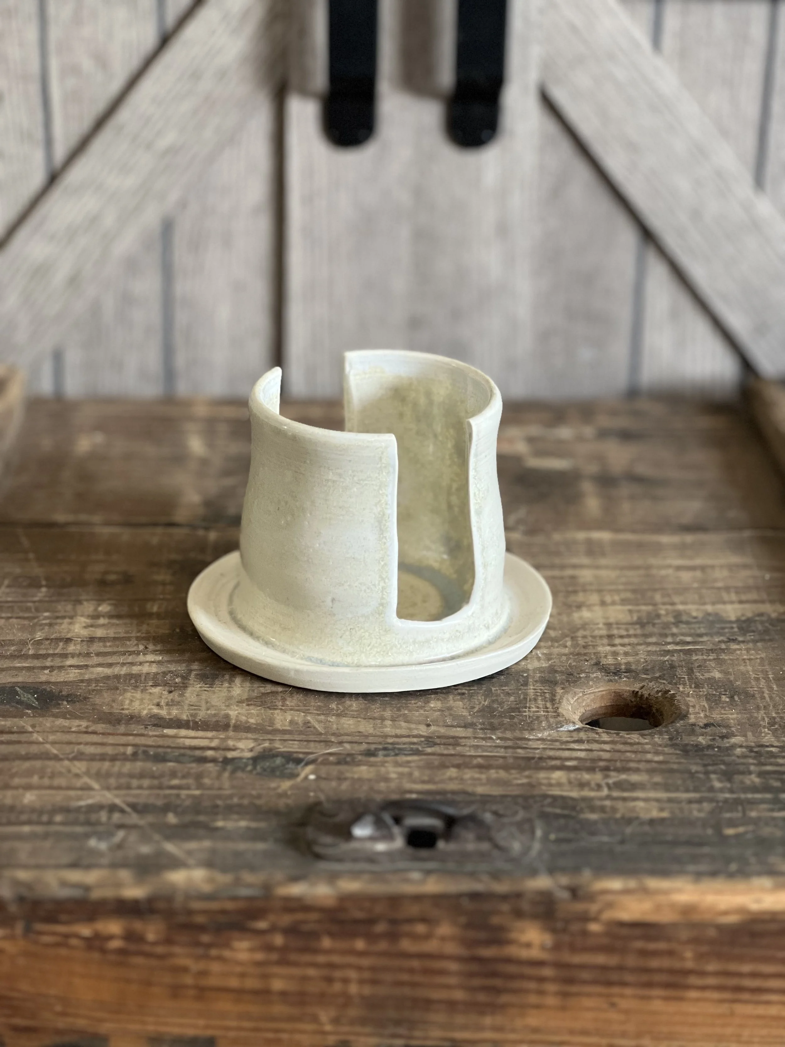 Pearl Glaze Ceramic Sponge Perch