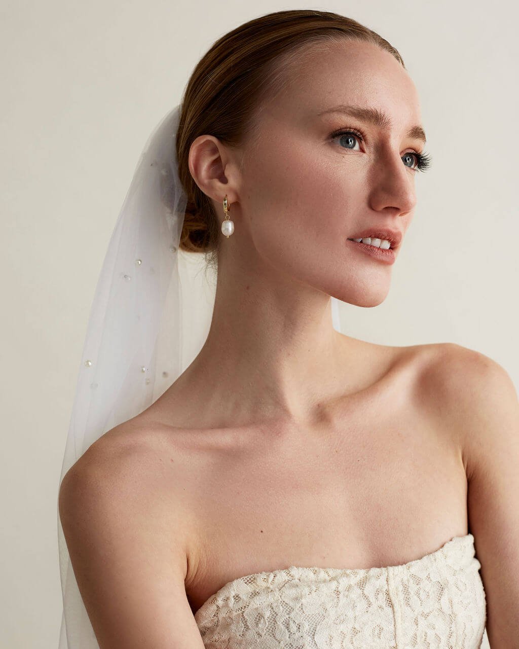 ErynShannonmakeupandhair_bride+makeupandhairupdo_01.jpg