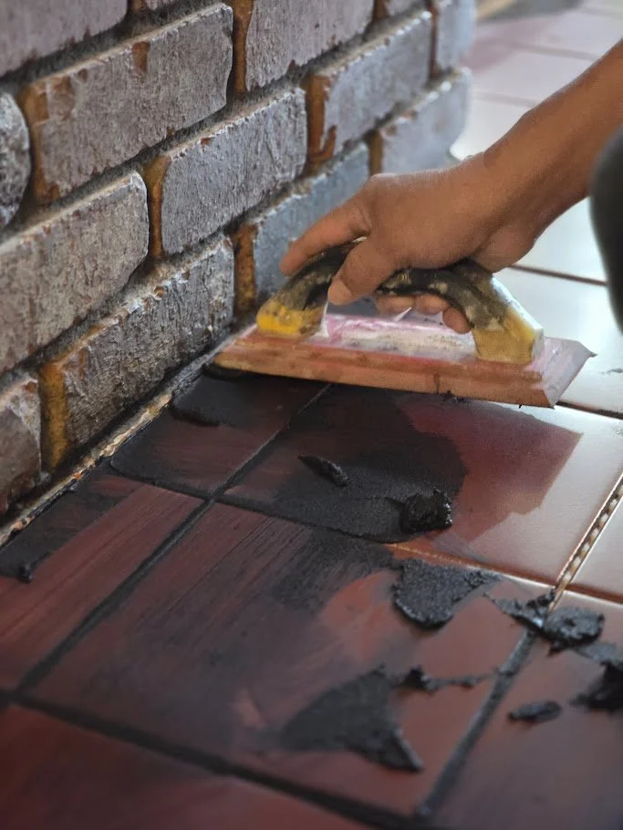 How to Choose Grout Color: The Small Design Detail That Makes a Big Difference
