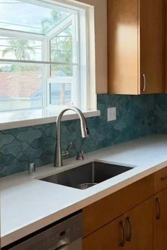 Kitchen backsplash tile showing how grout color affects the finished tile design.