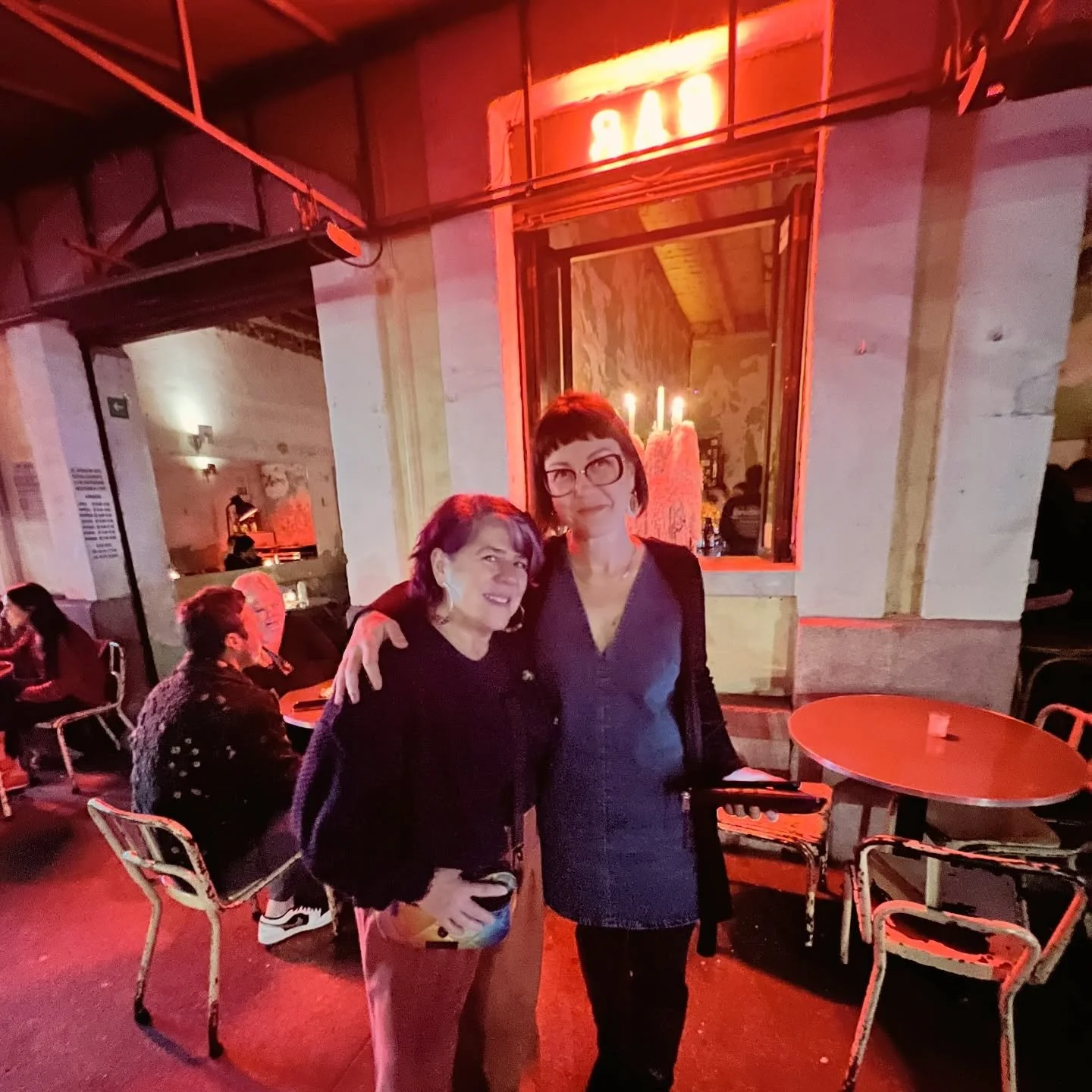 Sometimes, when the real estate and staging game slows down and the world feels slightly bigger again, we meet our friends and clients on a very different level (and hemisphere). Loved seeing the @teamdivare bosses in the flesh for dinner and drinks 