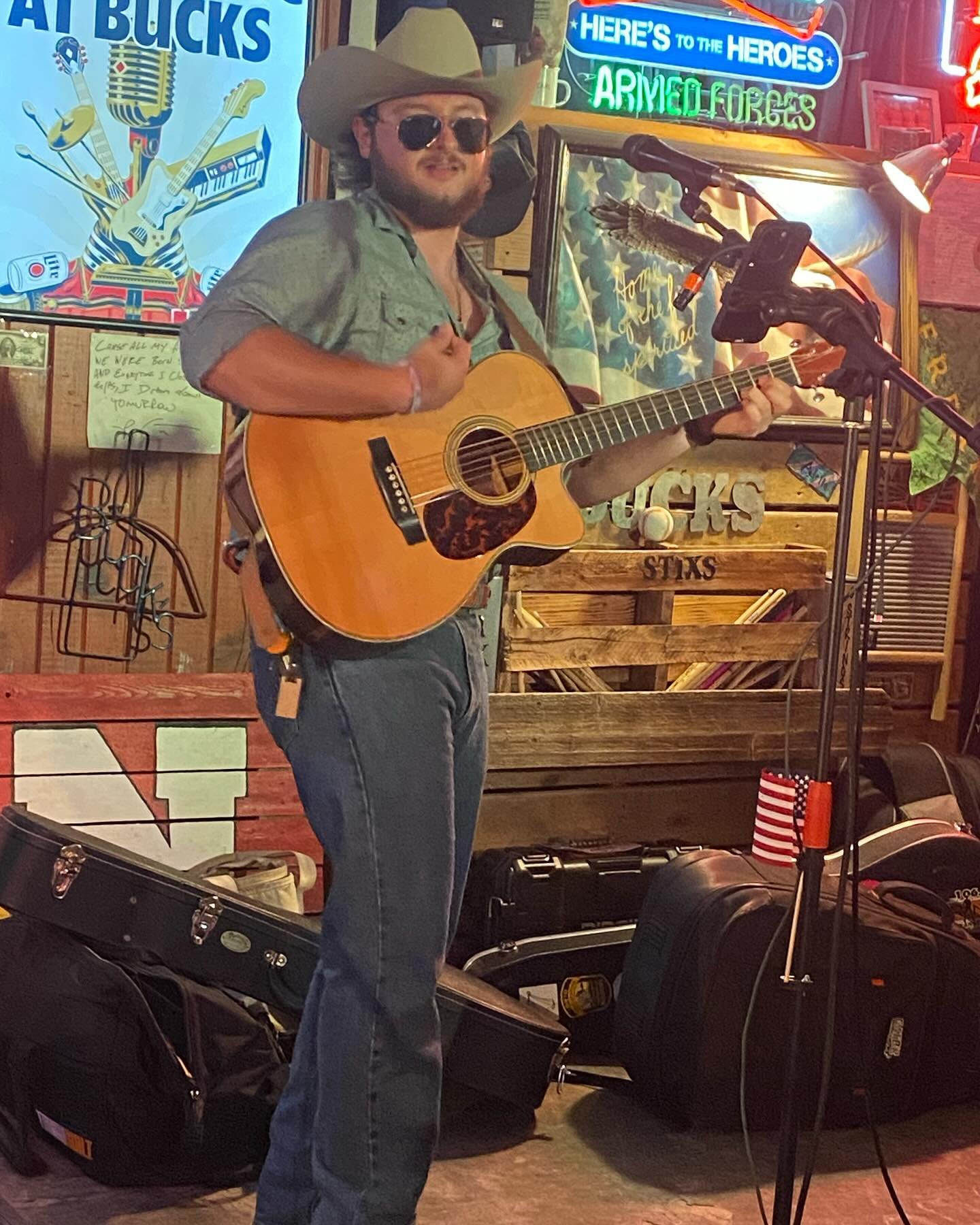 Had a great time opening up for @kcjohnsmusic and making new friends at the world famous Bucks this past weekend! Hope to do it again soon!

#countrymusic #newcountryartist #honkytonk #bucksbarandgrill #livemusic #livecountrymusic #newcountrymusic