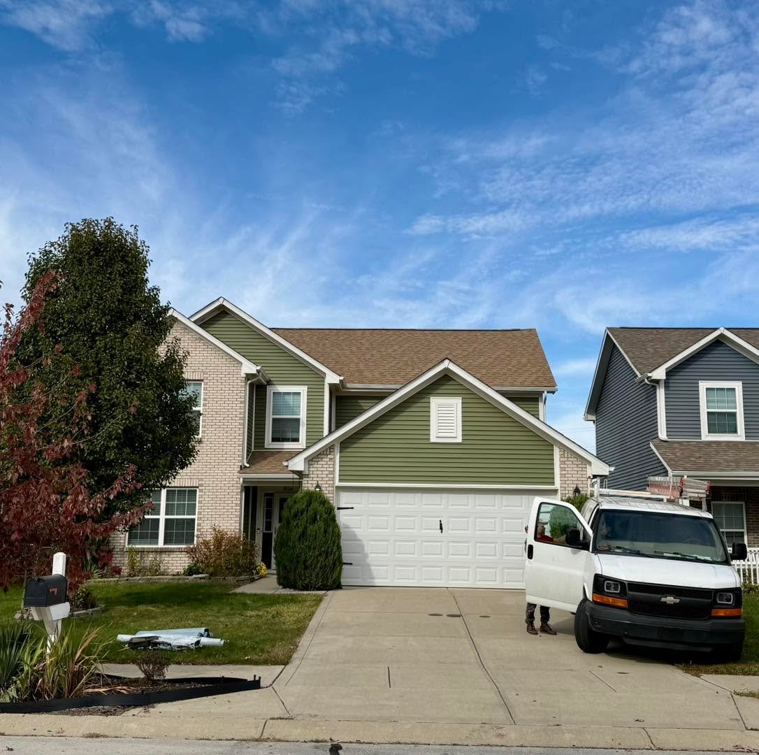 Looking good! New roof makes this house look new again!

#NewRoof #PayLessWithWes