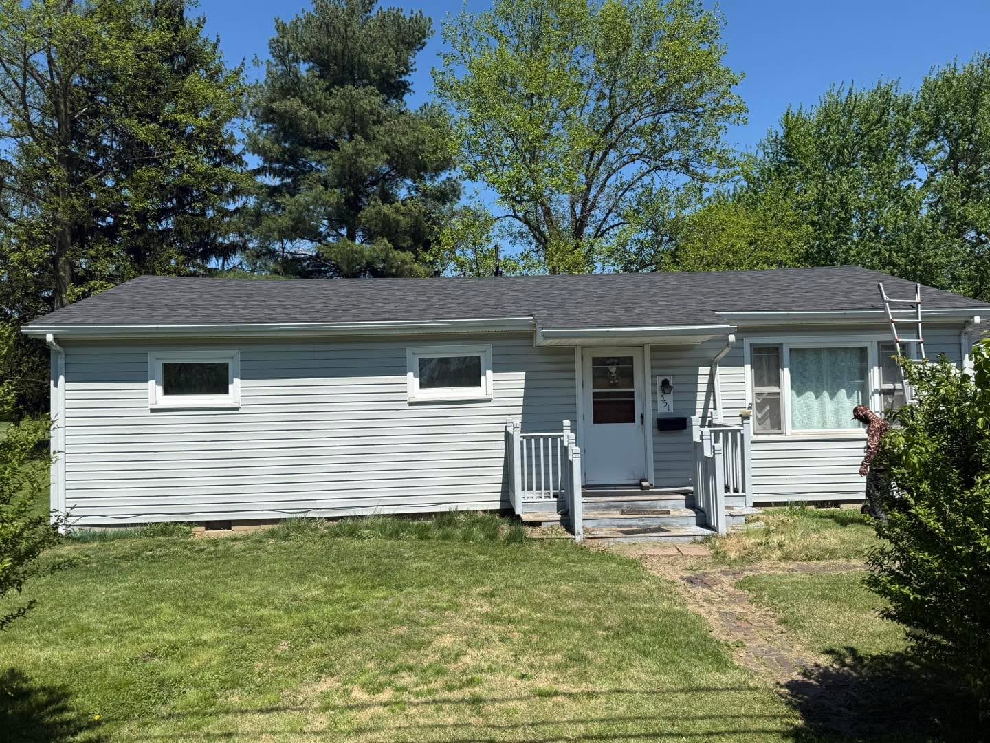 Two new roofs, two new looks!

#NewRoof #PayLessWithWes
