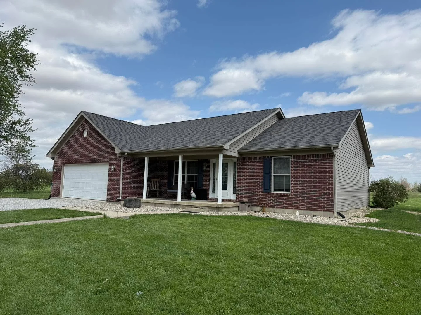 Protection and updated curb appeal for years to come!

#NewRoof #PayLessWithWes