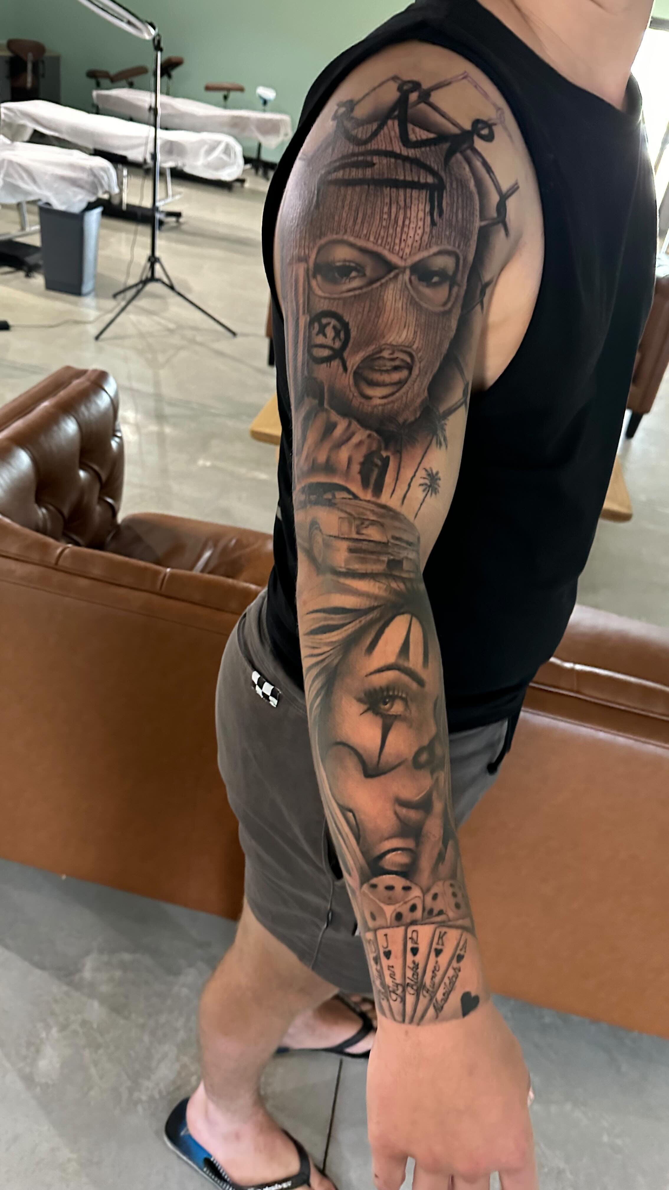 Completed full outer sleeve for @riley_brooks_ mostly healed top part fresh.
Made in @paintedhorsetattoo
Currently booking March and April DM to secure a spot π
Thanks for looking βοΈ
#tattoo #tattoos #tattooideas #chicano #tattooartist #tatto