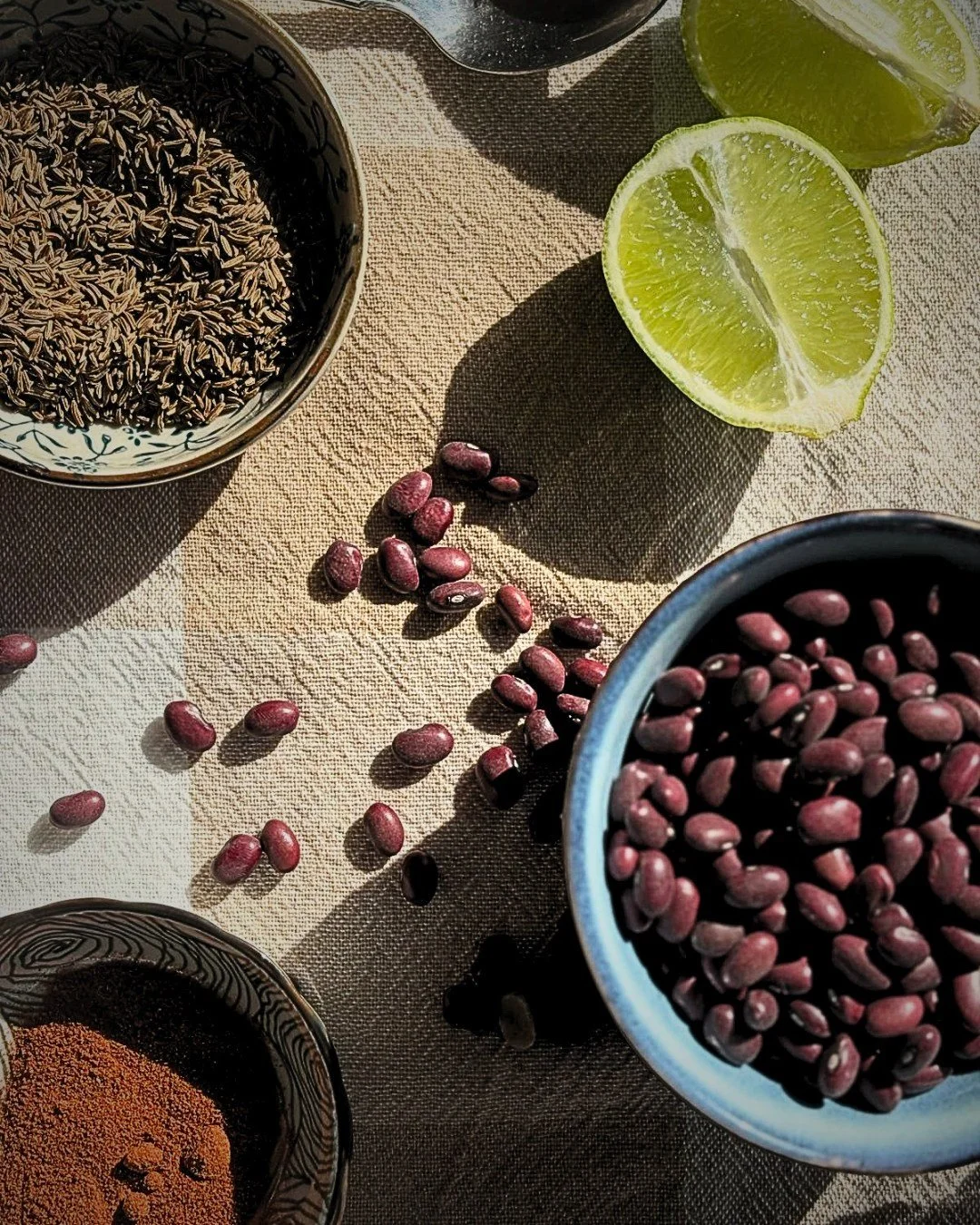 It's Monday and we're already looking forward to the end of the week. 

To slow cooked, braised smoky chipotle beef with chorizo, to a vegan black bean and corn chilli tray, to a simple salad with shaved brussel sprouts and dried cranberries and to d