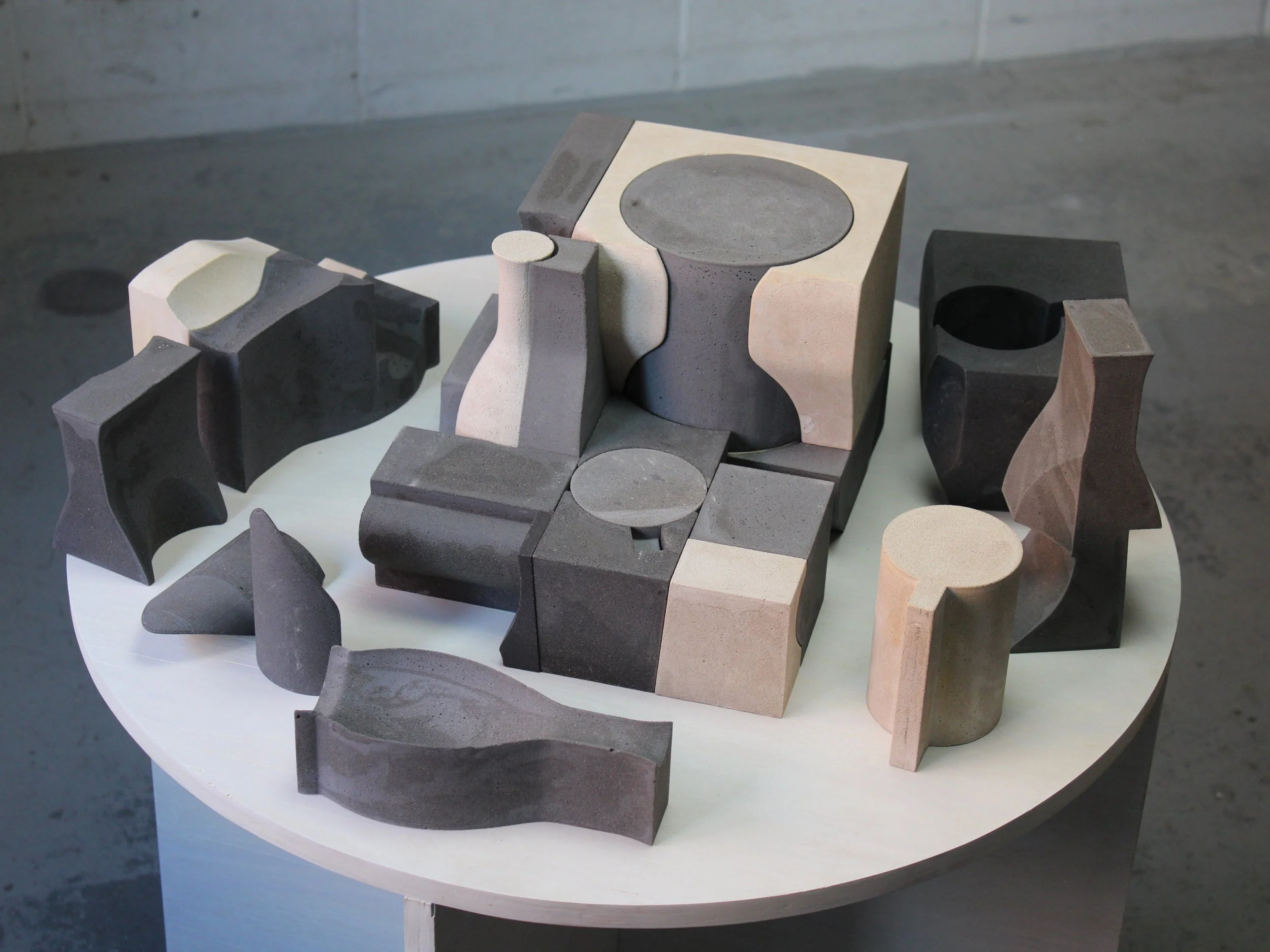 Still life, 2025, 30 jesminite pieces, 33×27×20cm.