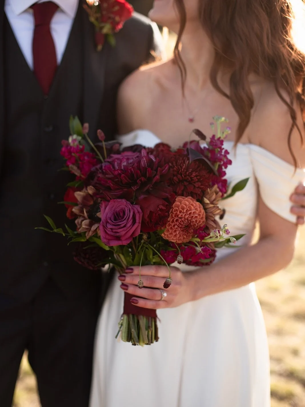 Brides- this is your gentle reminder that your bouquet doesn&rsquo;t need to look like everyone else&rsquo;s ✨ 

Ditch the rules and trends- follow your heart and let your personality shine through!

👇🏼Name one element your bouquet has to include!
