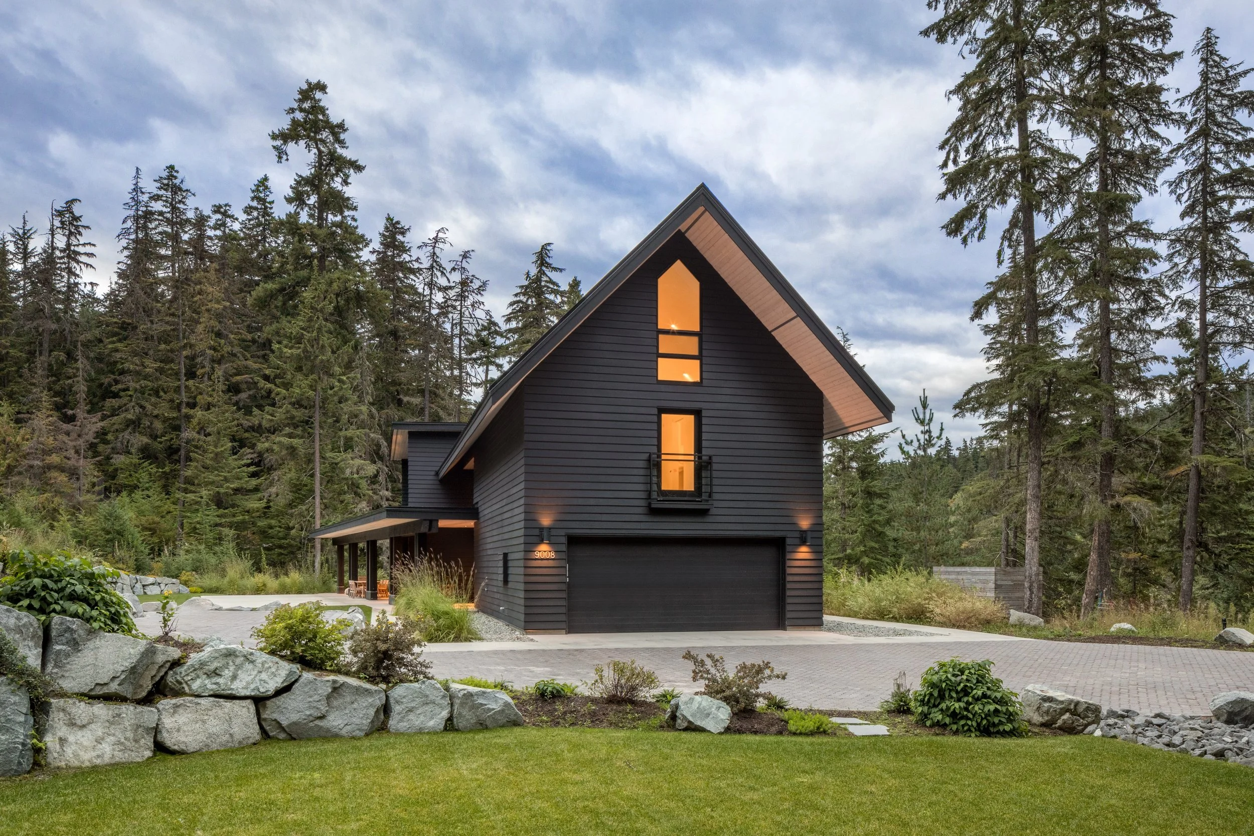 9008 Exterior 3 lowres copy.jpg