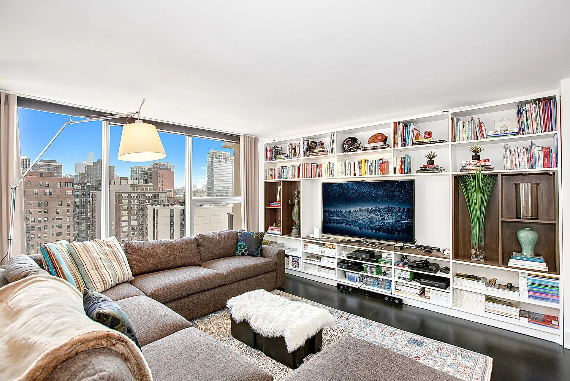 ChicagoEF-LivingRoom3 copy.JPG