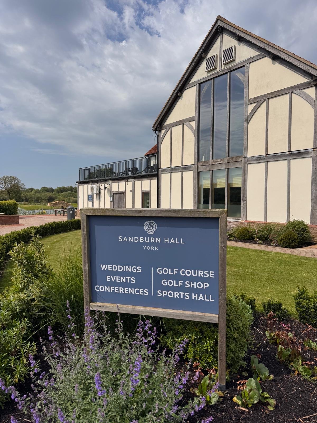 A thunderous start, and a thrilling finish at Sandburn Hall