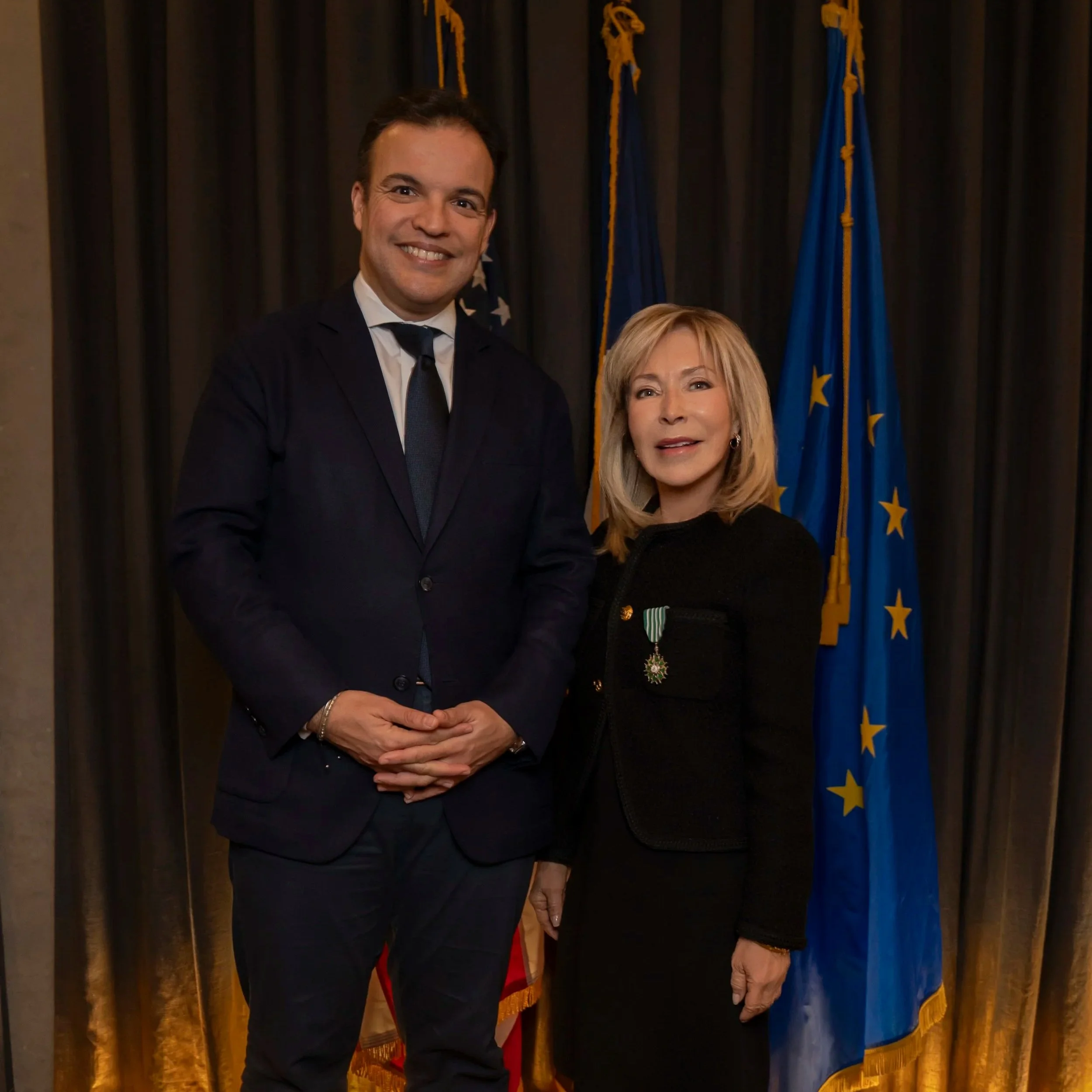 SCAD - Paula Wallace, présidente et fondatrice de la SCAD, reçoit le titre de Chevalier dans l’Ordre des Arts et des Lettres 