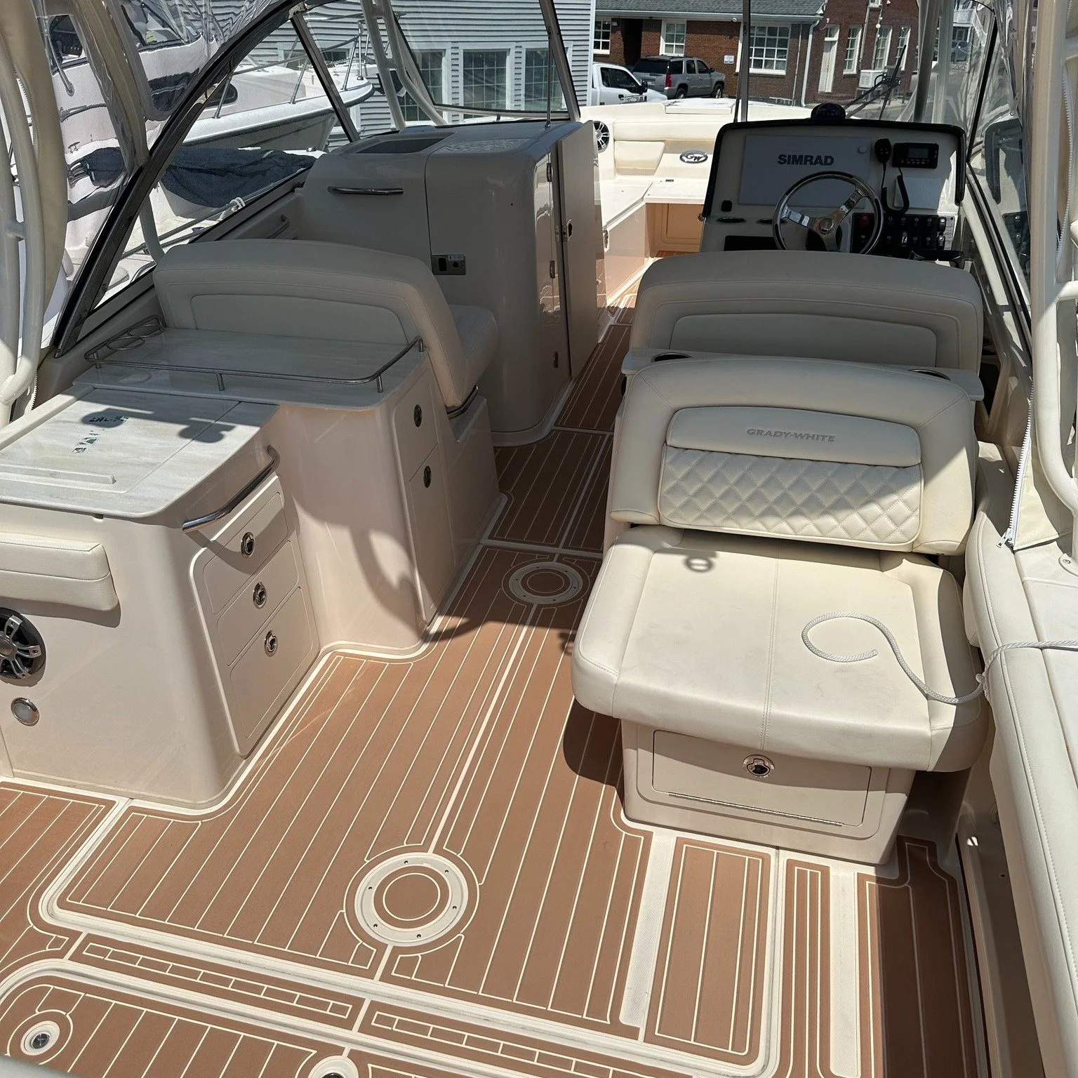 This summer has been defined by Freedom! The owner of this 2025 Grady White 285 Freedom opted for new decking, not only for personal comfort but also to ensure the safety of their dog, who was struggling with the slippery fiberglass deck.  #marinemat