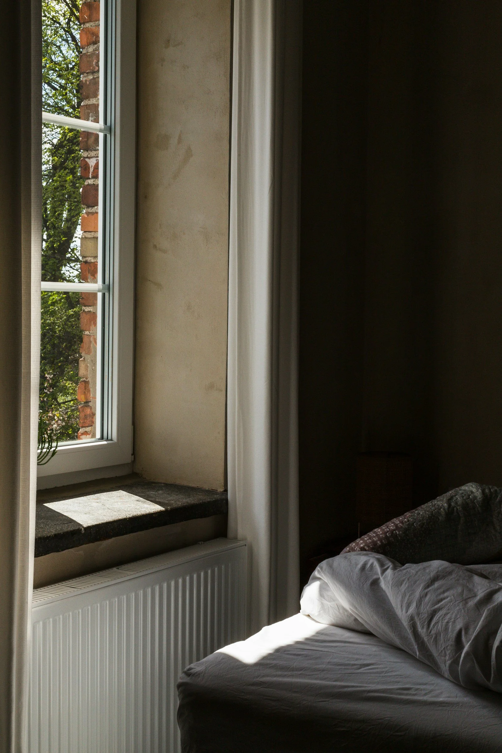 Waking Up to Pee? Falling Asleep Easily but Not Staying Asleep Might Signal Low Blood Sugar