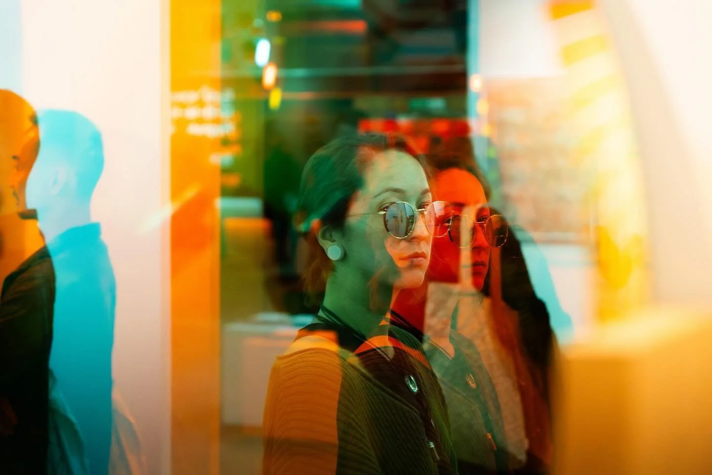 diffractions of @e_k.a.t.e ✨

taken at @positions.artfair in @tempelhof.openair during @berlinartweek.

These are some of my favourite portraits I&rsquo;ve ever taken. Can you figure out how these images were captured? (no photoshop or complicated ed