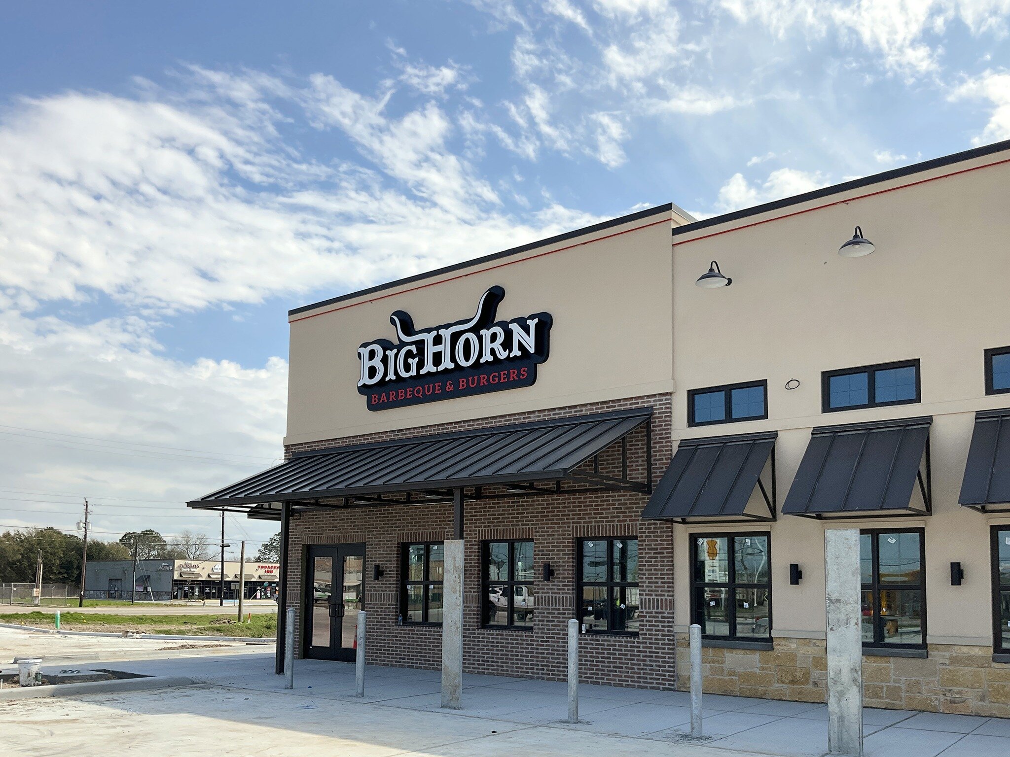 🌟 Light up your business with Front-Lit Channel Letters and a Custom Backer Panel! 🌟
Tailored for Big Horn BBQ, these signs:
✅ Shine day and night
✅ Grab attention with bold design
✅ Offer endless customization options
✅ Feature a unique backer pan