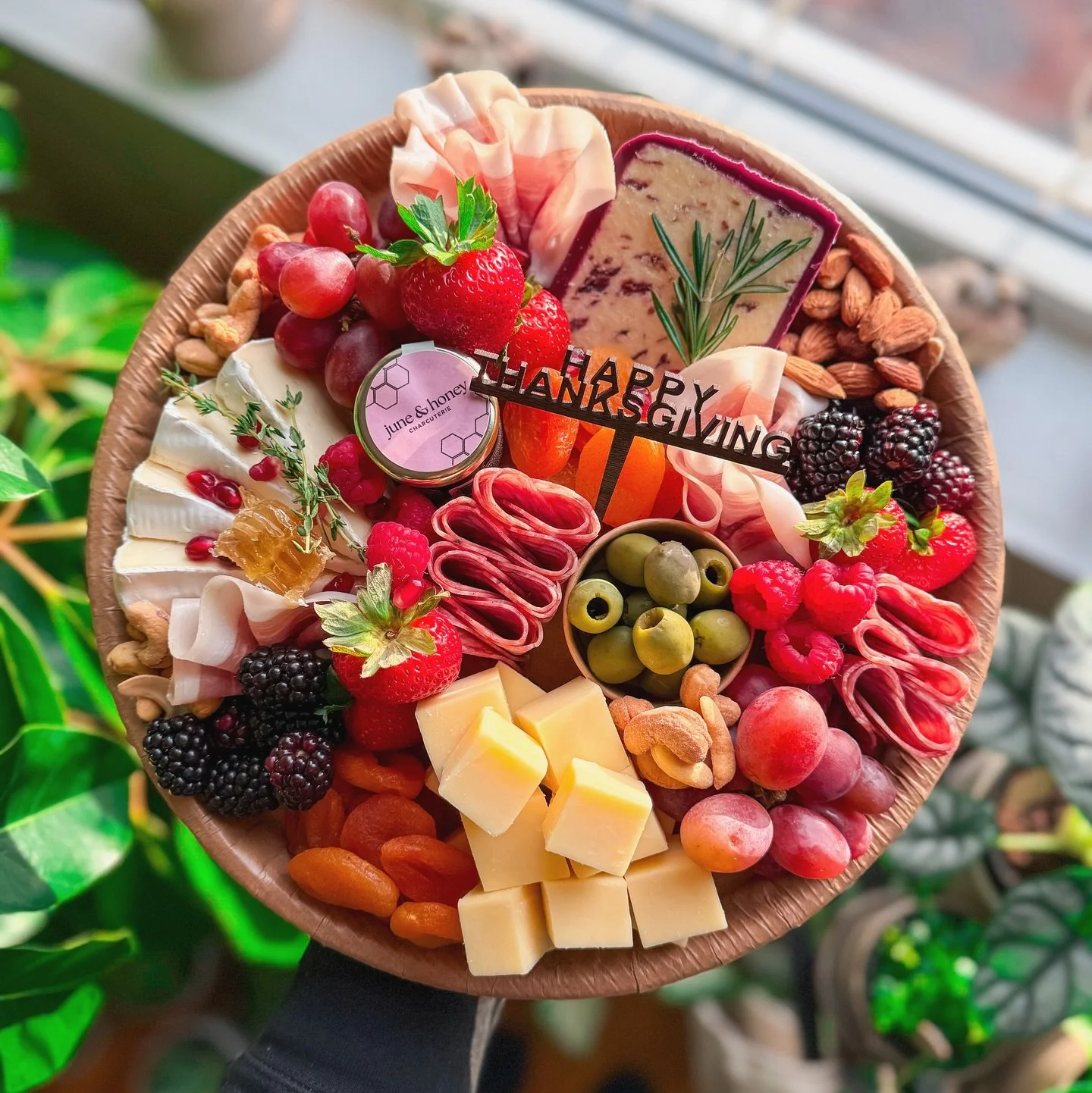 Hosting this Thanksgiving? Impress your guests before the turkey even hits the table 🥂

Our boards are the perfect starter for a warm, welcoming Thanksgiving spread 🦃

All orders will be made fresh on Wednesday, November 26th, with pickup only avai