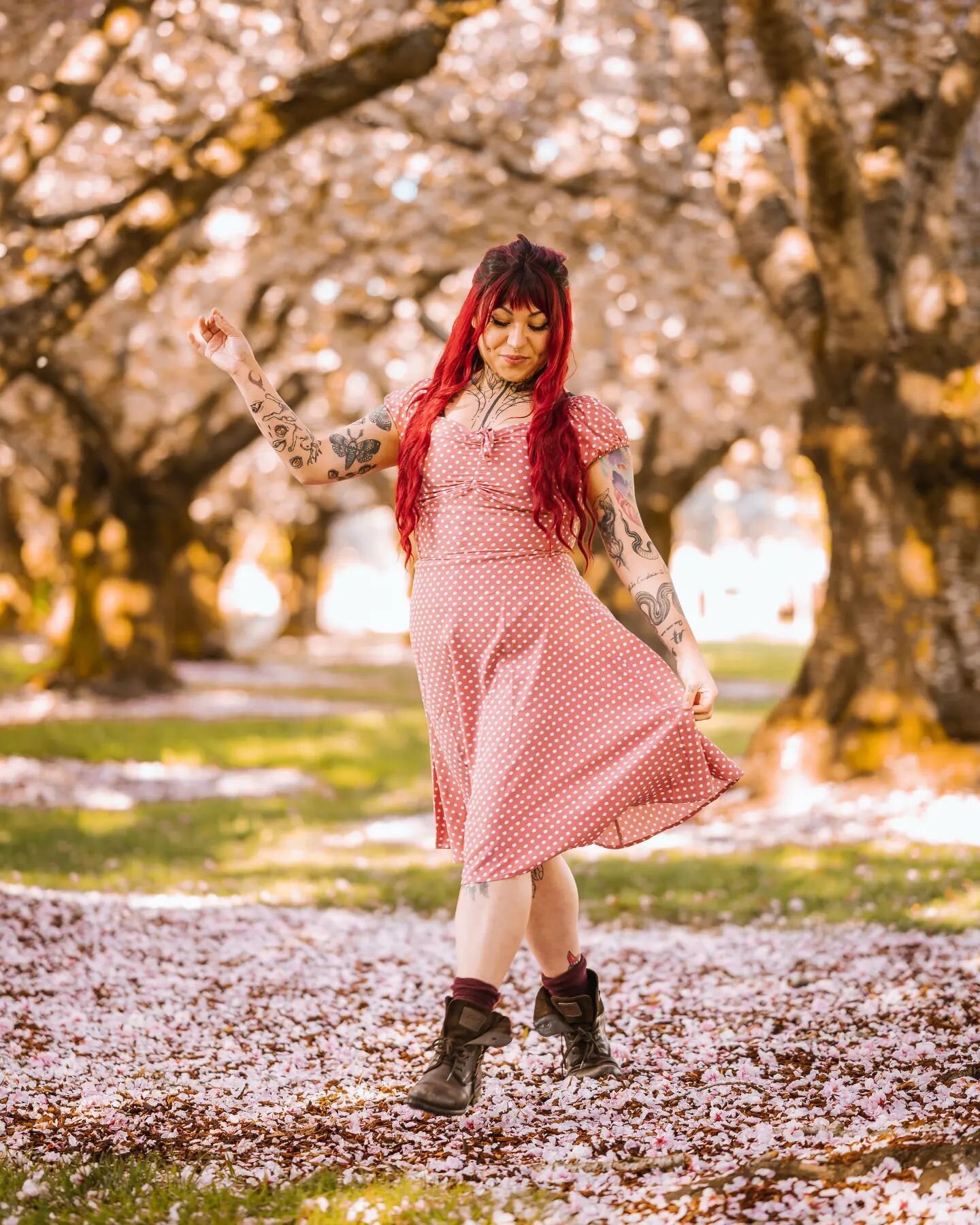 It's always amazing and sad when the blossoms come through. They don't last long, but they to give us time to enjoy them for a short moment in spring.

@yokaiaa let me capture some fun pink spring vibs, she ROCKED it for her first real photoshoot. 
S