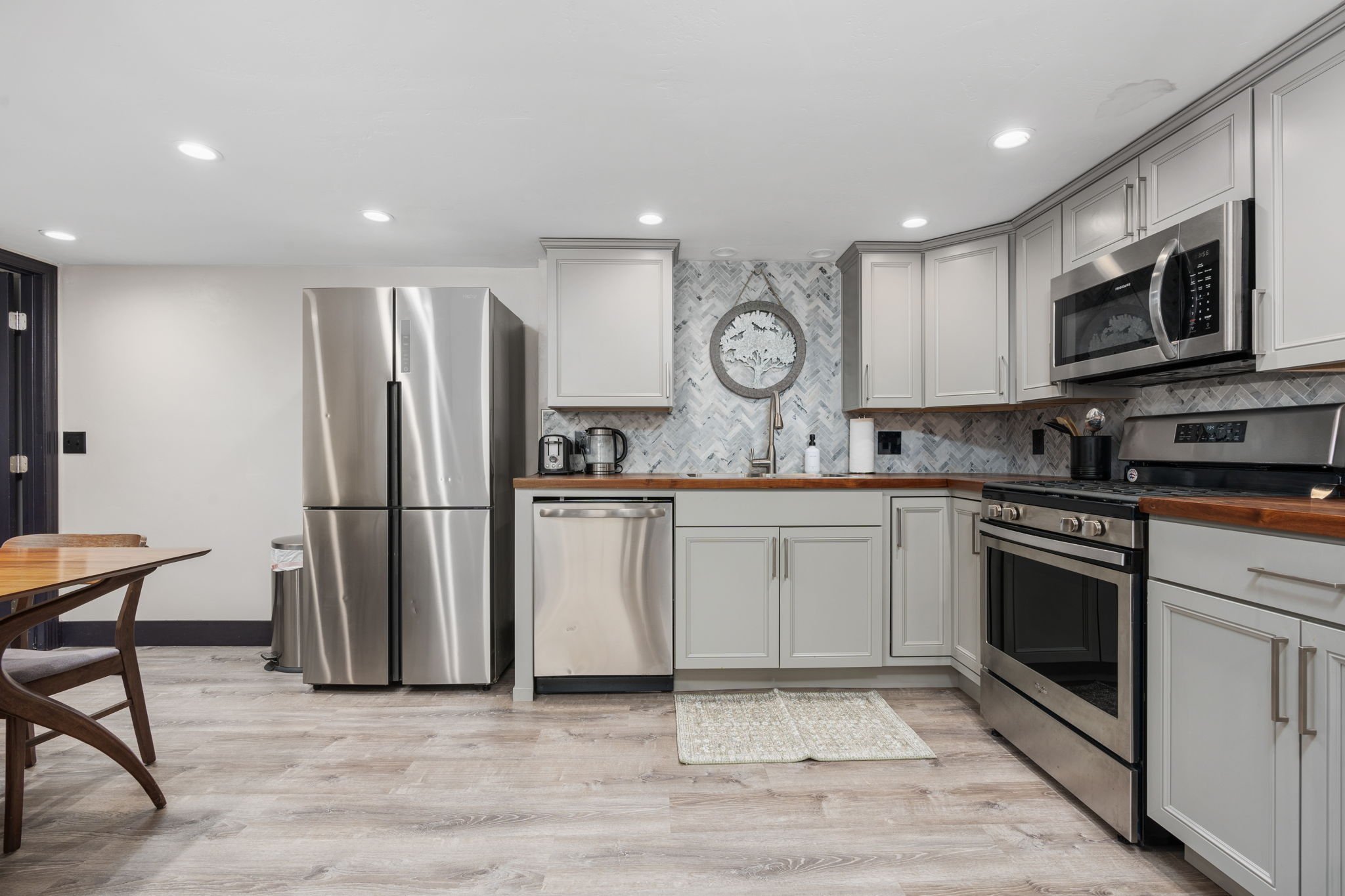 161-web-or-mls-Coastal Harvest Hideaways - Olive and Oak-9.jpg