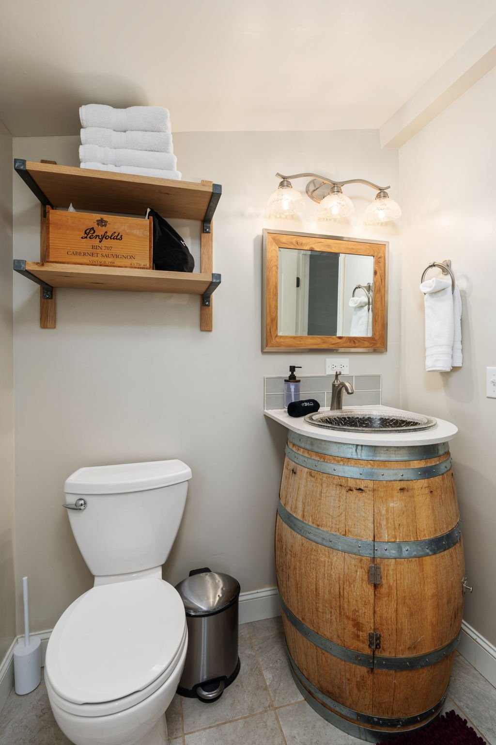 345-web-or-mls-Coastal Harvest Hideaways - Wine Barrel-28.jpg
