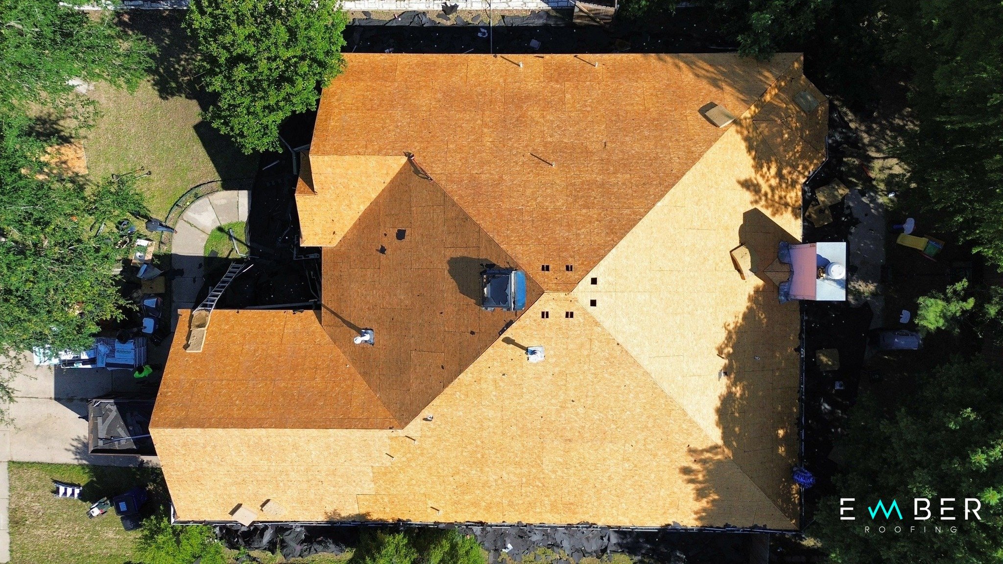 Nothing like a clean deck! 🔨 

After the repairs, this roof&rsquo;s decking looks solid and spotless! Ready for a fresh install!

https://www.emberroof.com/

 #RoofWithEmber #SeeYouAtTheTop #ViewsFromTheTop
