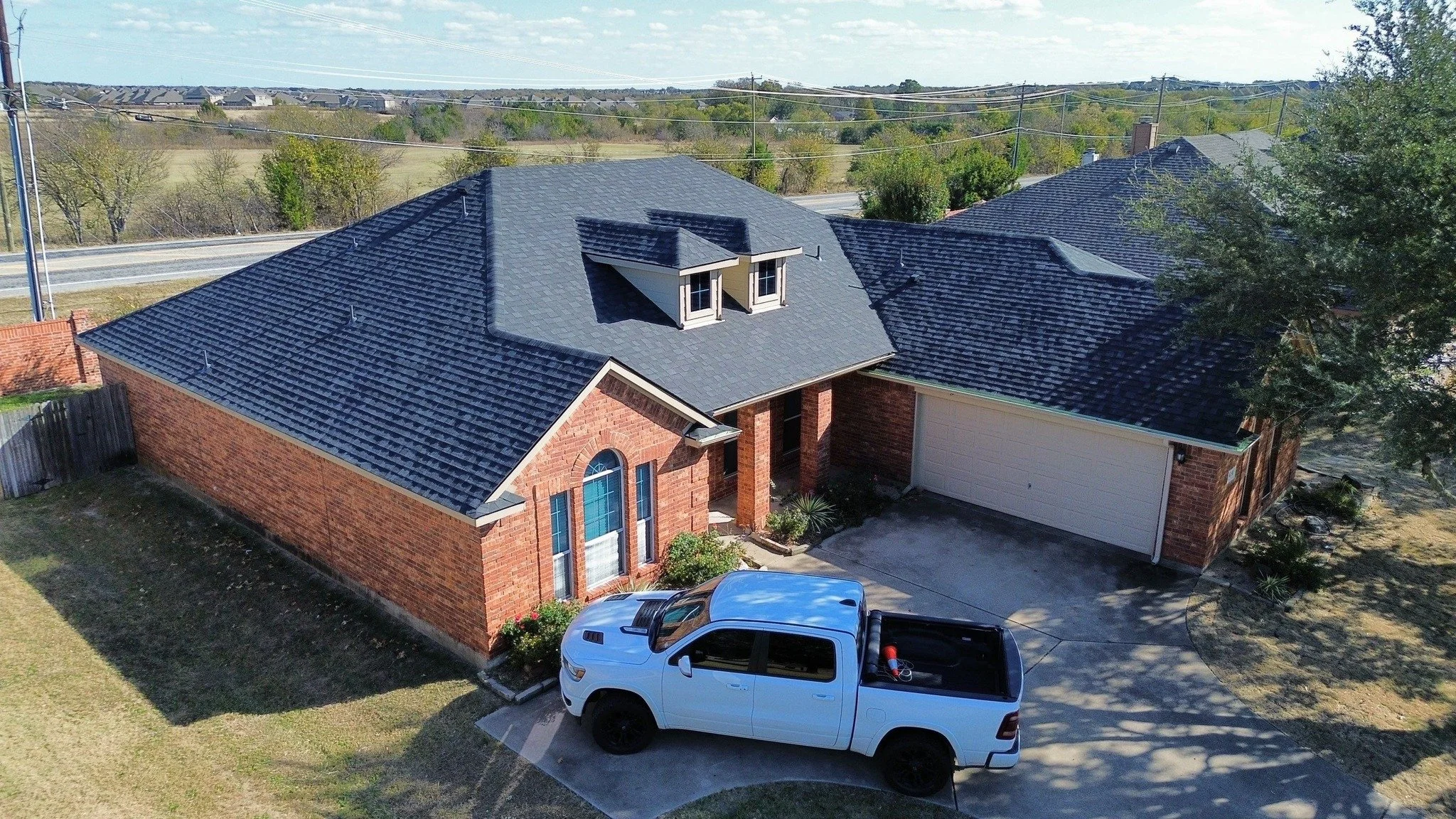 Another roof completed! ✅ 

Swipe to check out this week's finished project. Huge thanks to our crew for their hard work! 

Let us know what you think in the comments. 👇

https://www.emberroof.com/

#RoofWithEmber #SeeYouAtTheTop #viewsfromthetop