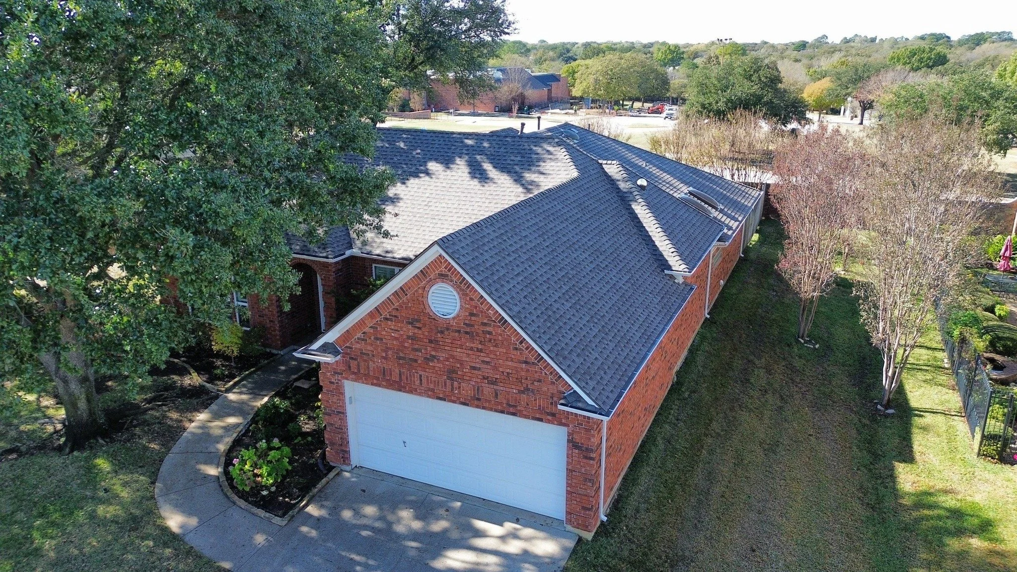 Another roof completed! ✅ 

Swipe to check out this week's finished project. Huge thanks to our crew for their hard work! 

Let us know what you think in the comments. 👇

https://www.emberroof.com/

#RoofWithEmber #SeeYouAtTheTop #viewsfromthetop