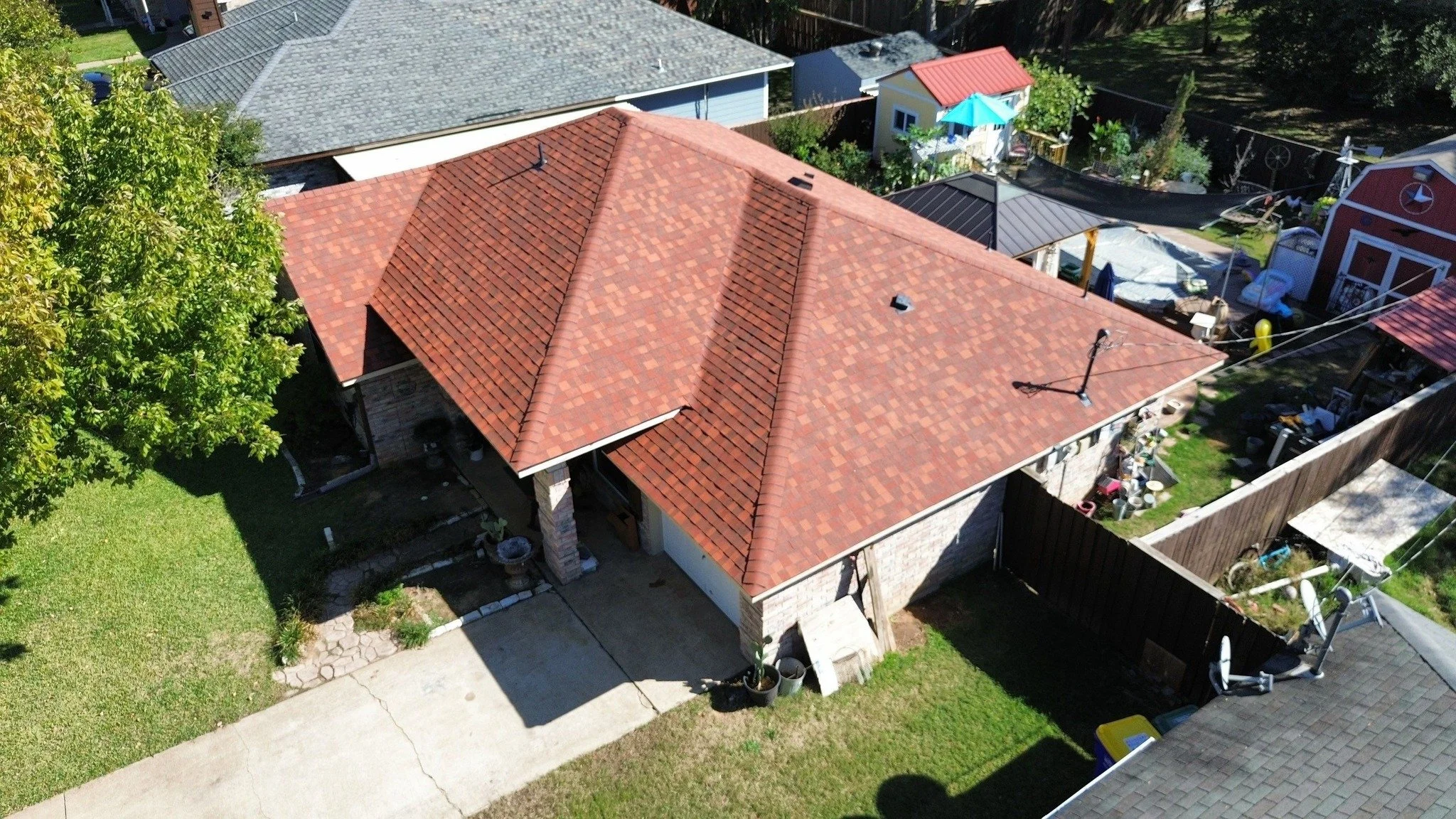 Another roof completed! ✅ 

Swipe to check out this week's finished project. Huge thanks to our crew for their hard work! 

Let us know what you think in the comments. 👇

https://www.emberroof.com/

#RoofWithEmber #SeeYouAtTheTop #viewsfromthetop