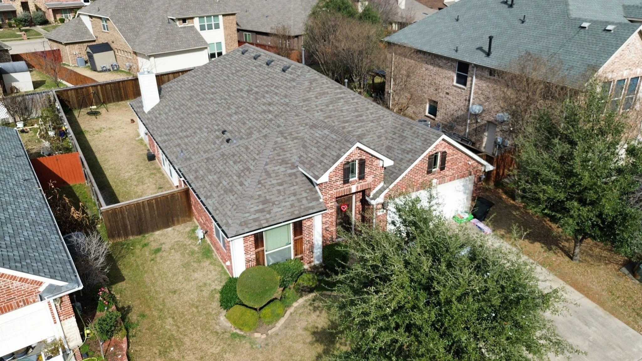 Another roof completed! ✅ 

Swipe to check out this week's finished project. Huge thanks to our crew for their hard work! 

Let us know what you think in the comments. 👇

https://www.emberroof.com/

#RoofWithEmber #SeeYouAtTheTop #viewsfromthetop