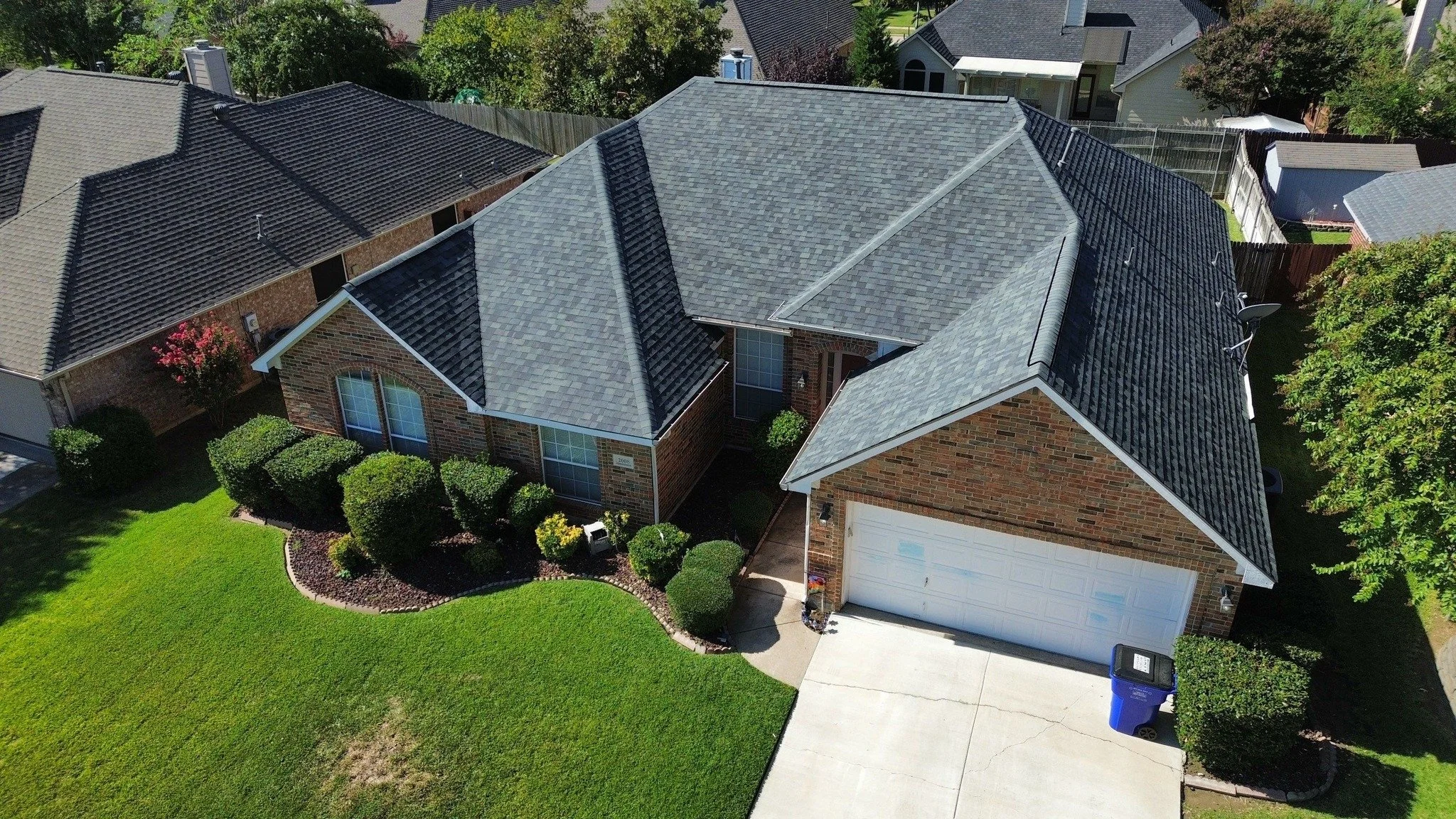 Another roof completed! ✅ 

Swipe to check out this week's finished project. Huge thanks to our crew for their hard work! 

Let us know what you think in the comments. 👇

#RoofWithEmber #SeeYouAtTheTop #viewsfromthetop