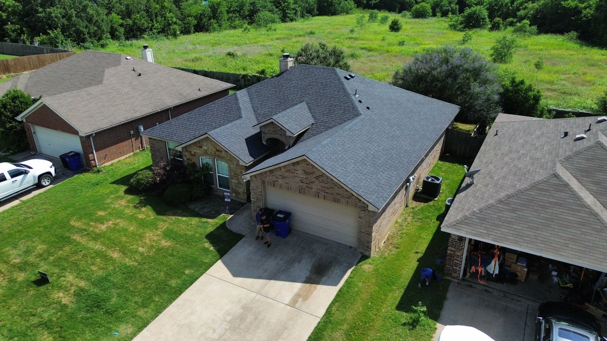 Another roof completed! ✅ 

Swipe to check out this week's finished project. Huge thanks to our crew for their hard work! 

Let us know what you think in the comments. 👇

#RoofWithEmber #SeeYouAtTheTop #viewsfromthetop