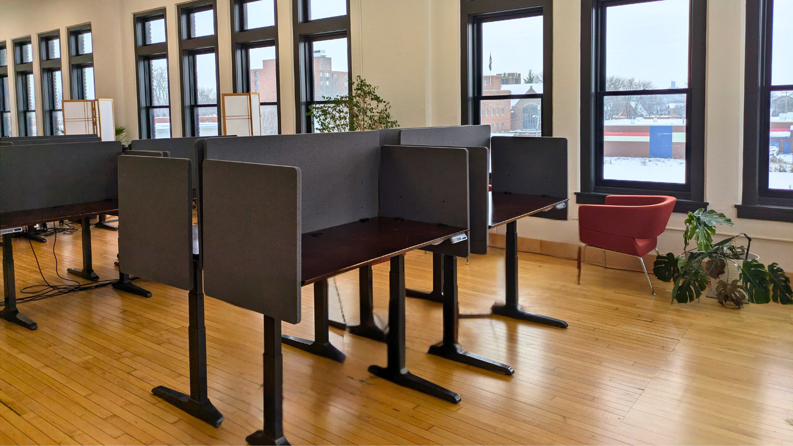 longfellow collaboration hub-dedicated desk.png