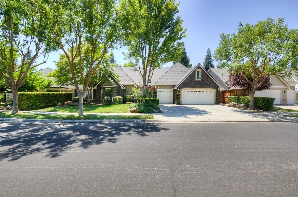 274 W Lester Ave, Clovis